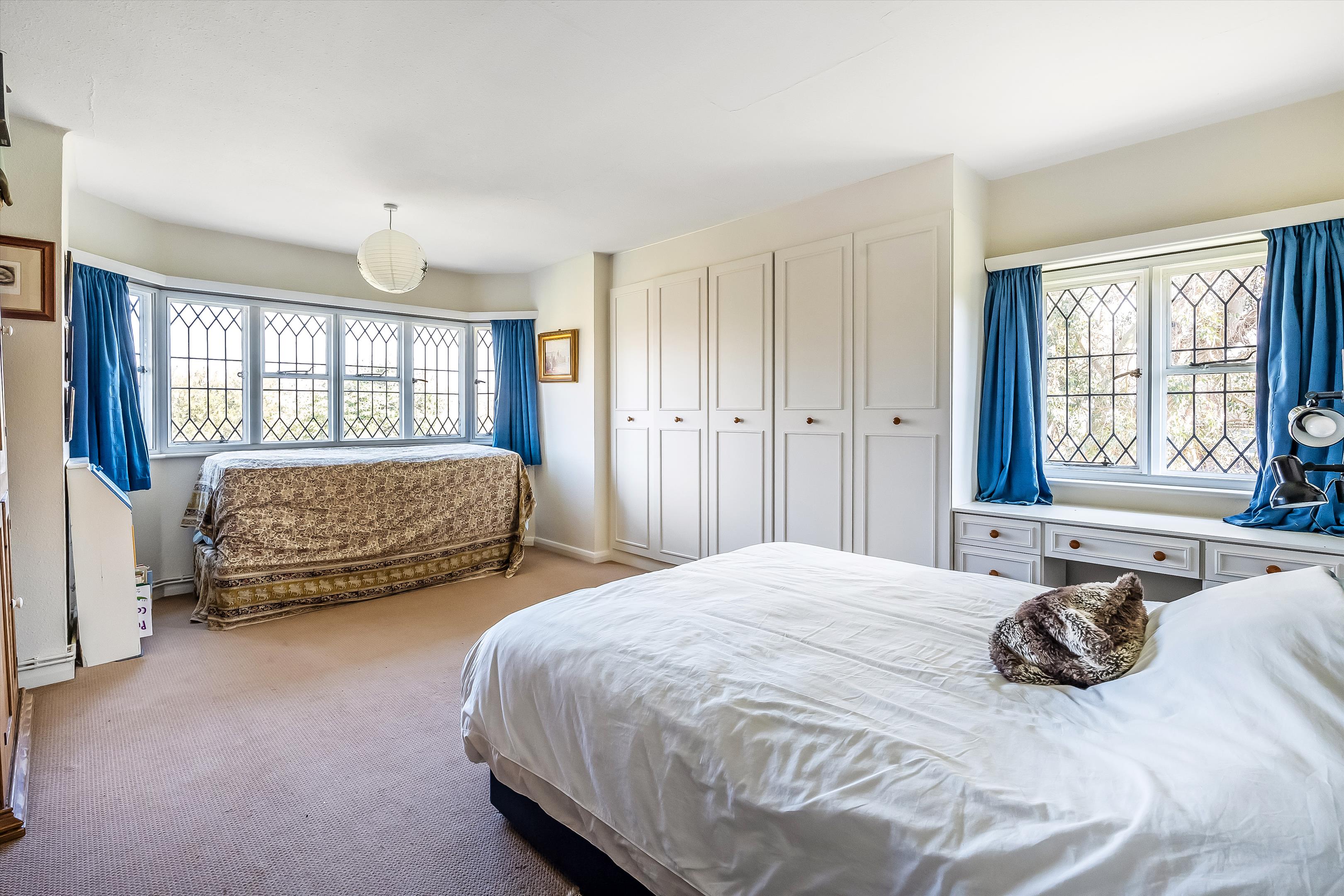 Cranley Close, Guildford, Surrey GU1.