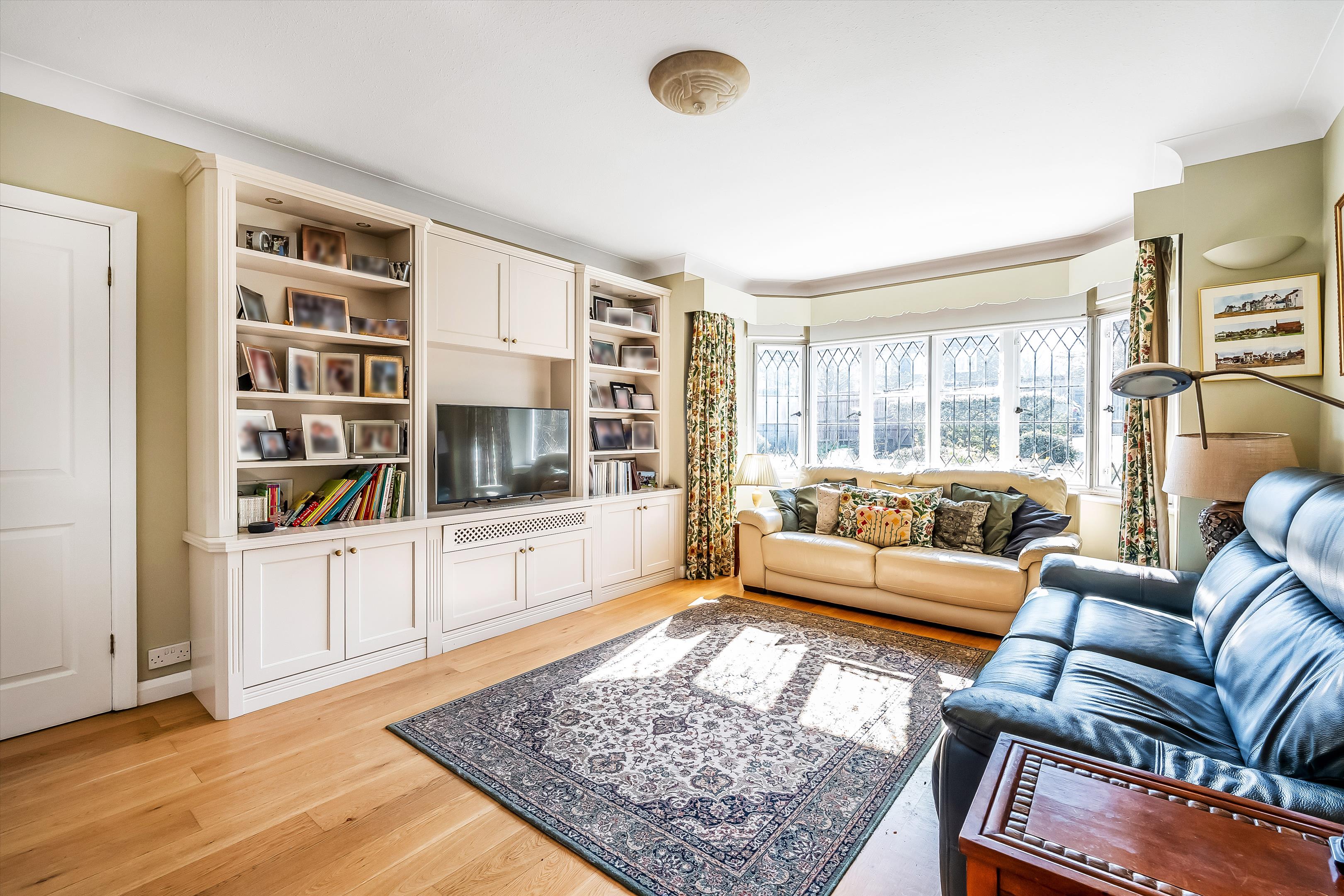 Cranley Close, Guildford, Surrey GU1.