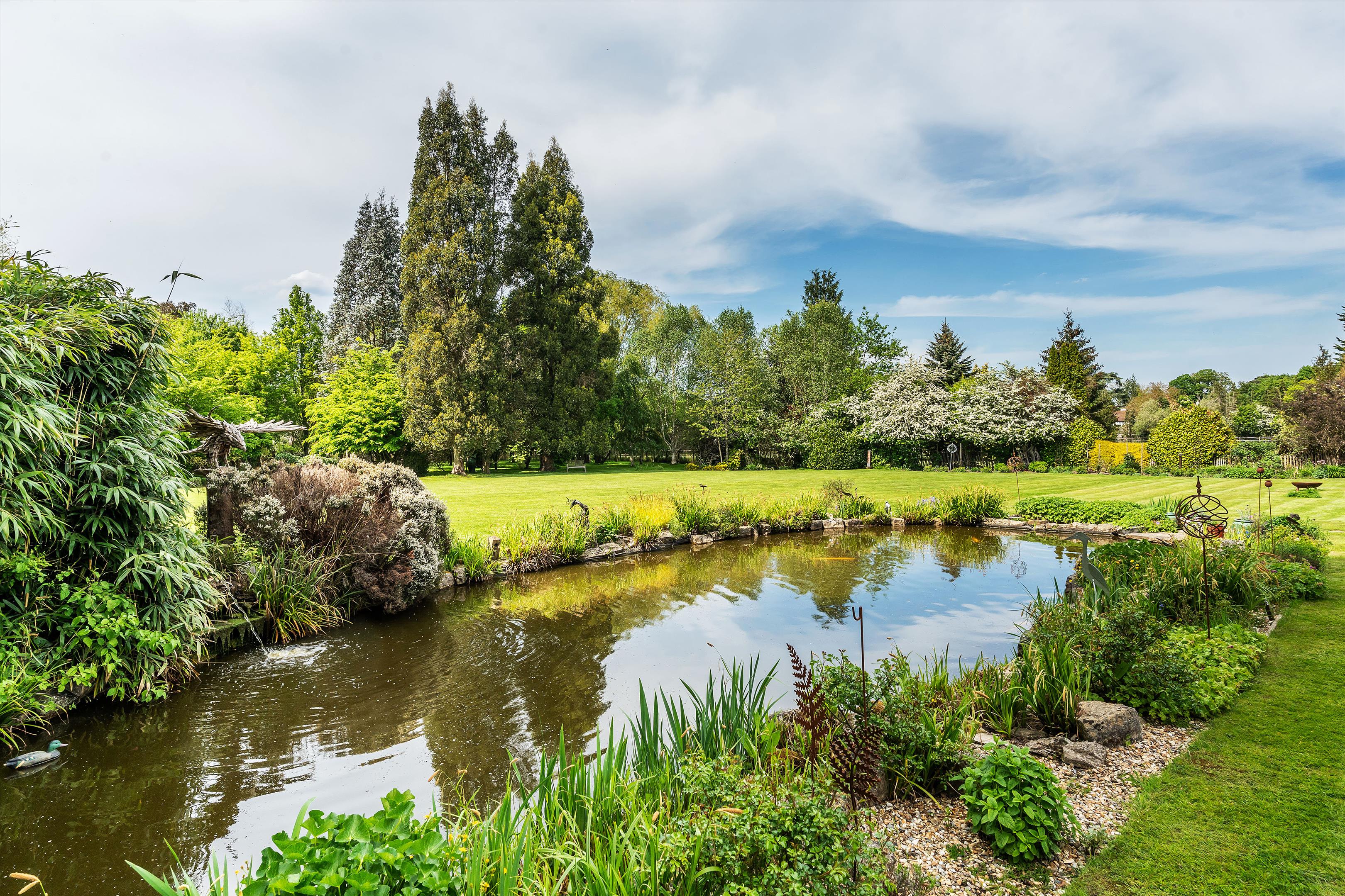 Blanchards Hill, Sutton Green, Guildford, Surrey, GU4 7QJ