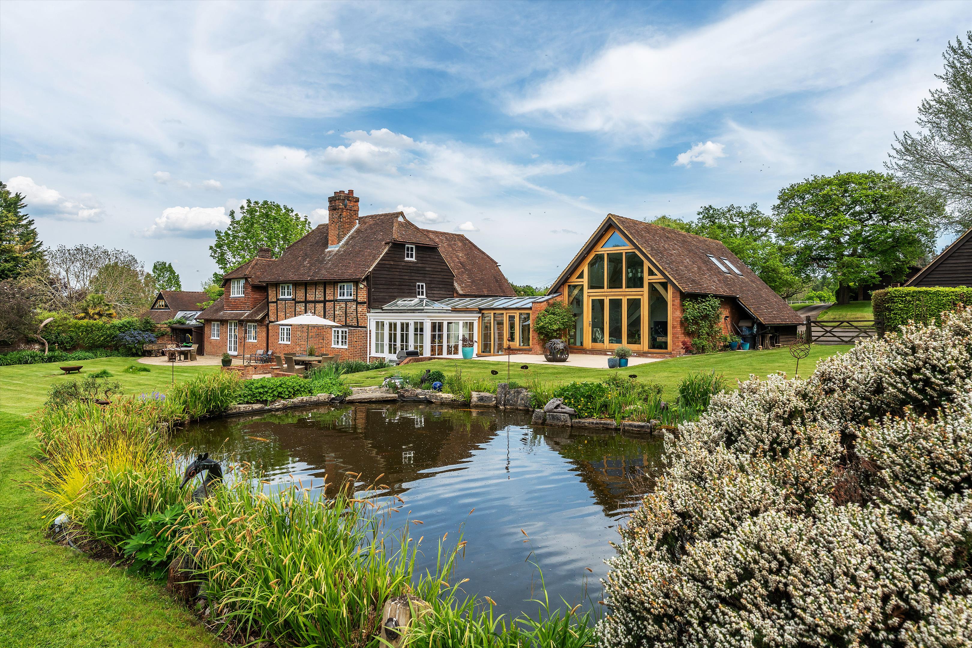 Blanchards Hill, Sutton Green, Guildford, Surrey, GU4 7QJ