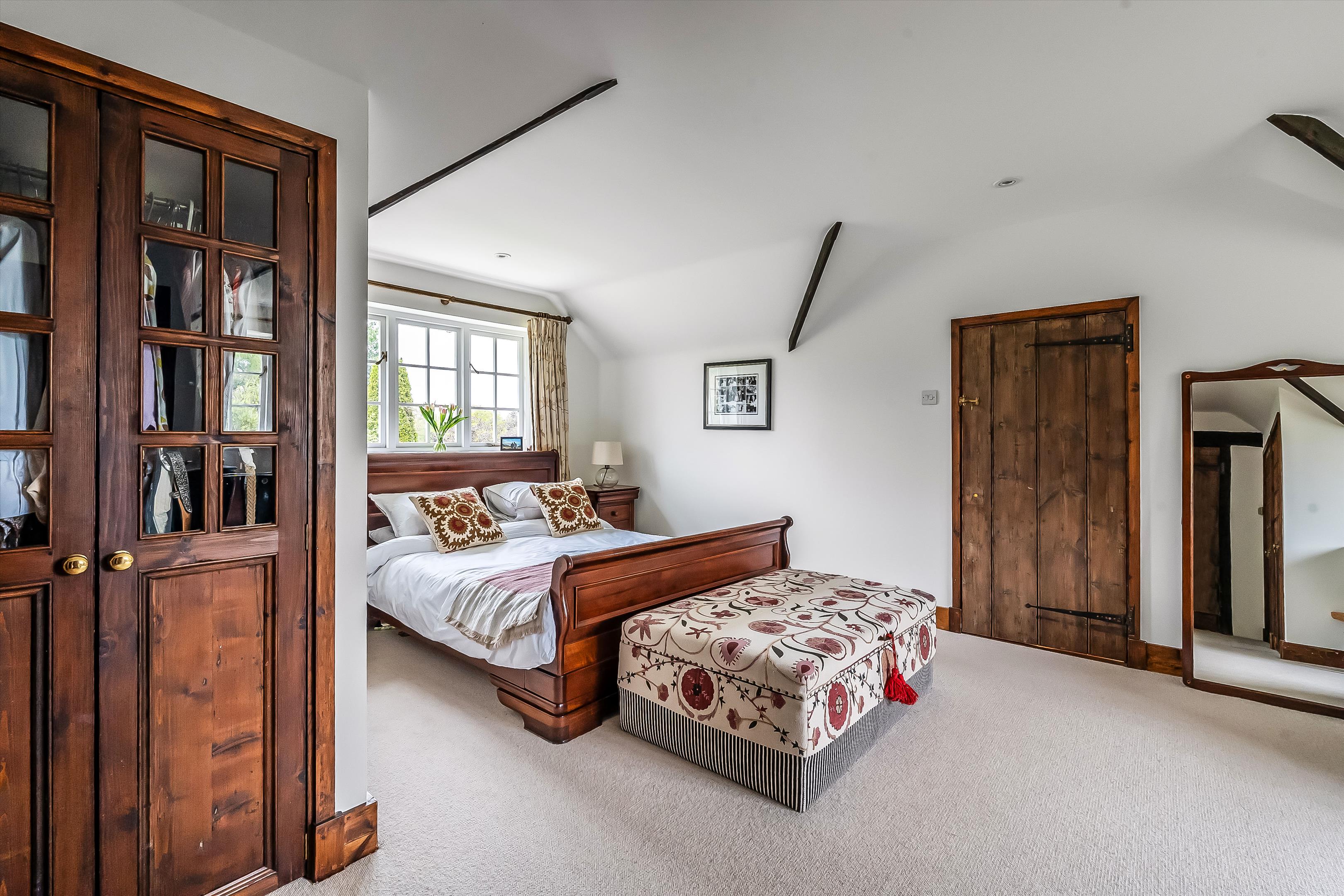 Blanchards Hill, Sutton Green, Guildford, Surrey, GU4 7QJ