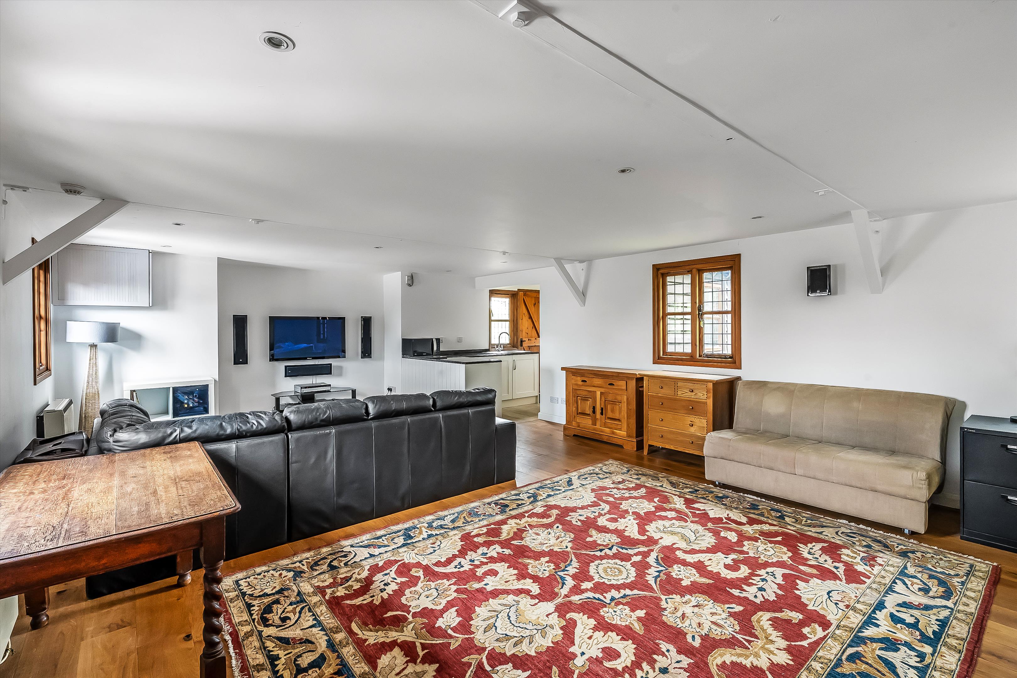 Blanchards Hill, Sutton Green, Guildford, Surrey, GU4 7QJ