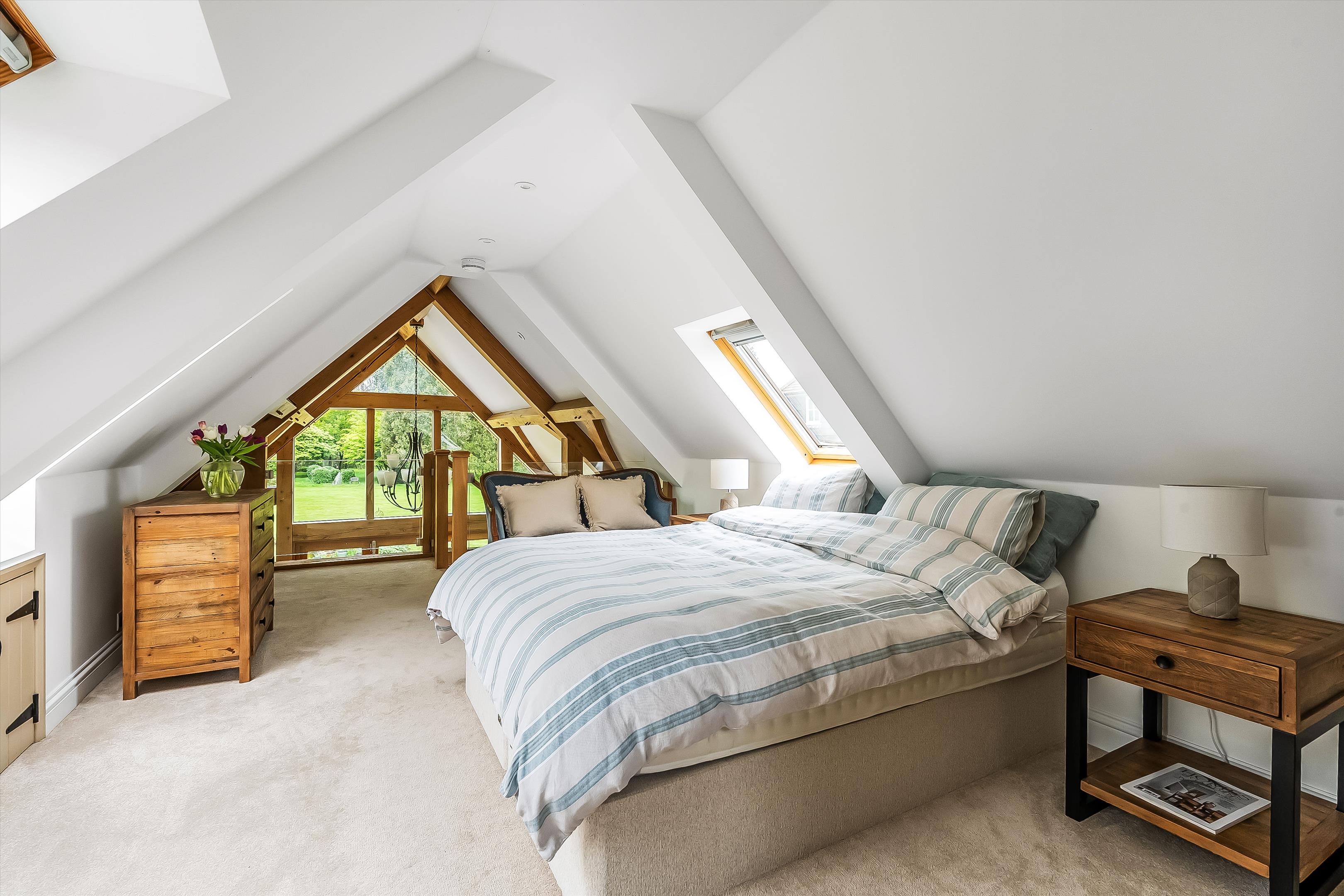 Blanchards Hill, Sutton Green, Guildford, Surrey, GU4 7QJ