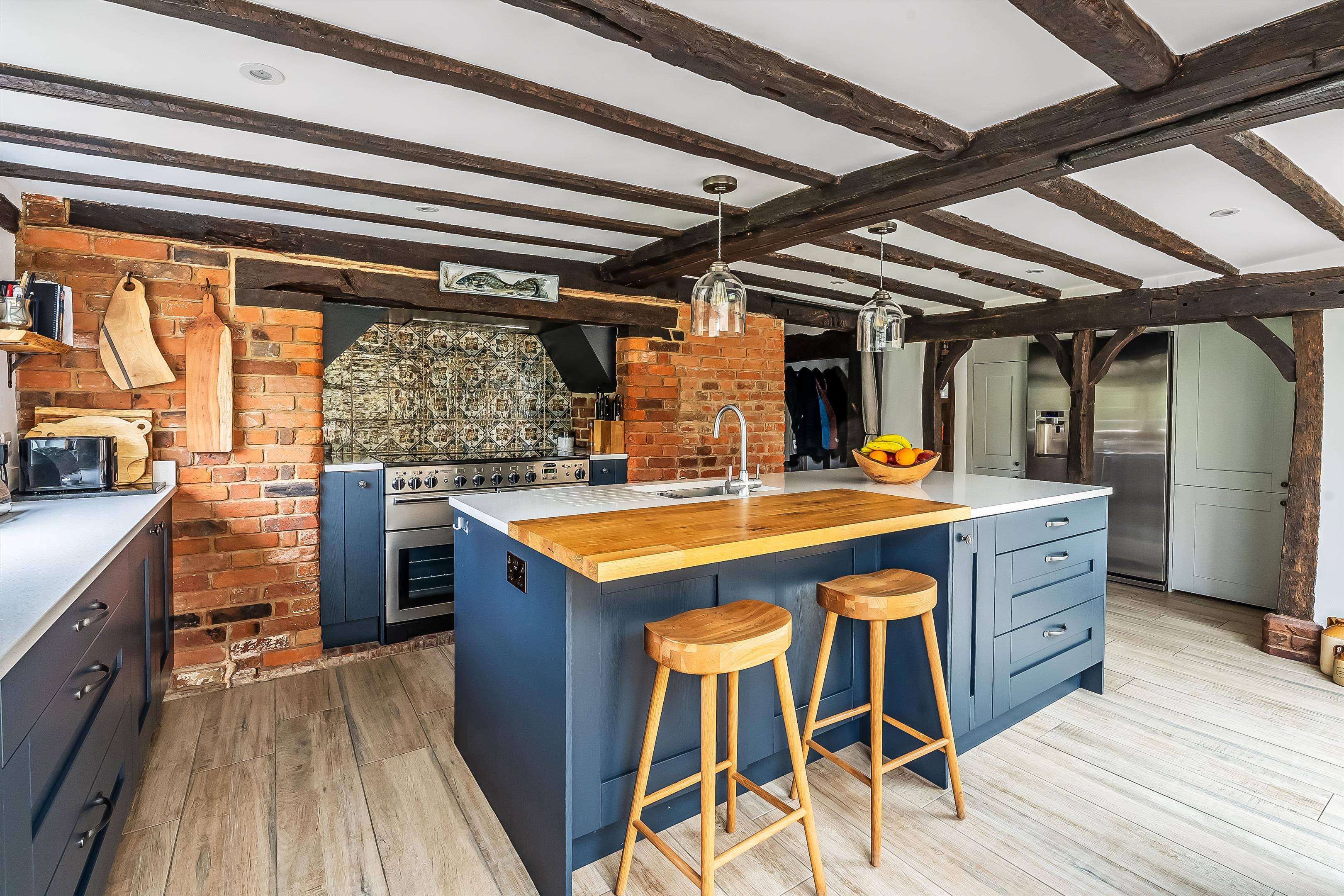 Blanchards Hill, Sutton Green, Guildford, Surrey, GU4 7QJ