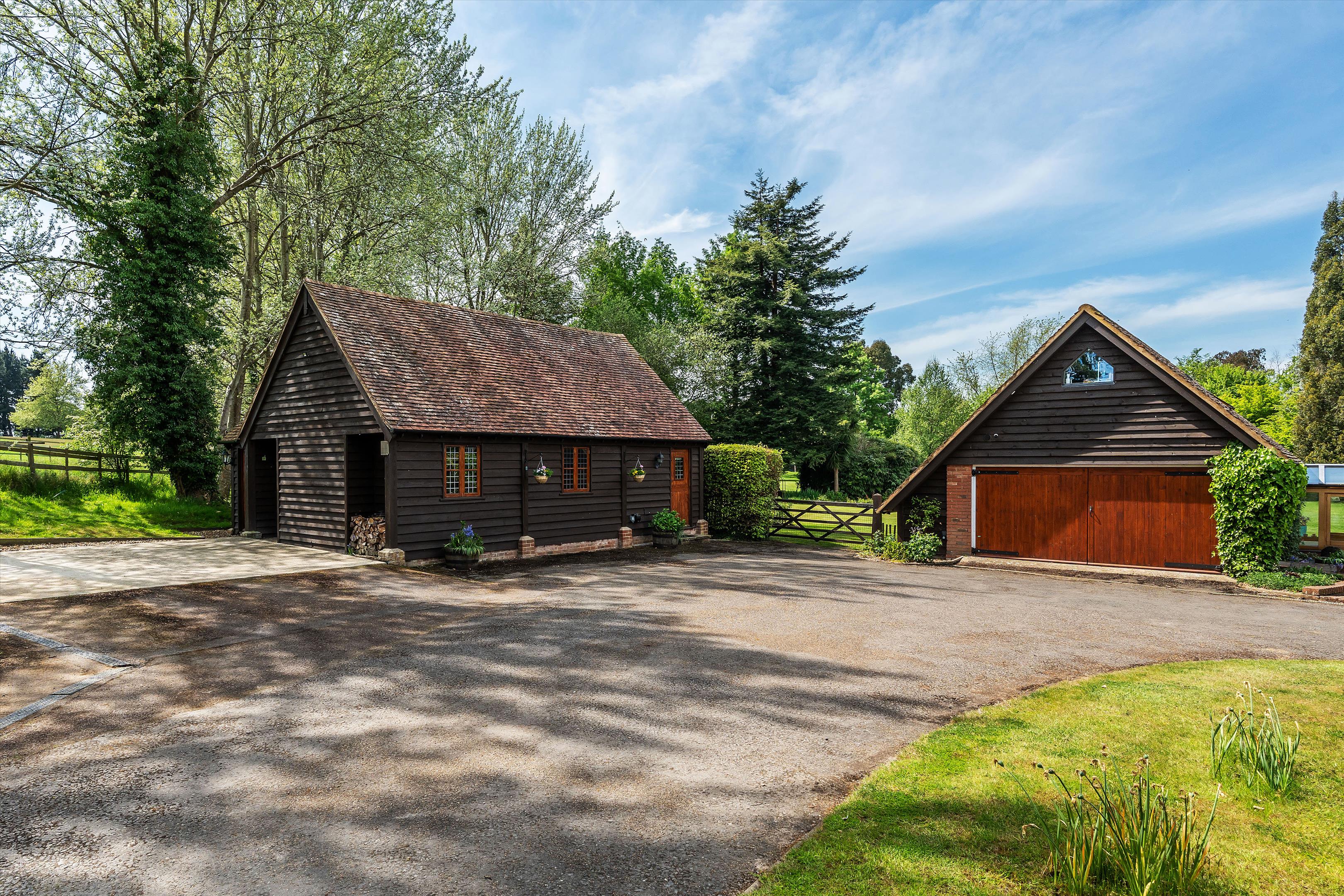 Blanchards Hill, Sutton Green, Guildford, Surrey, GU4 7QJ