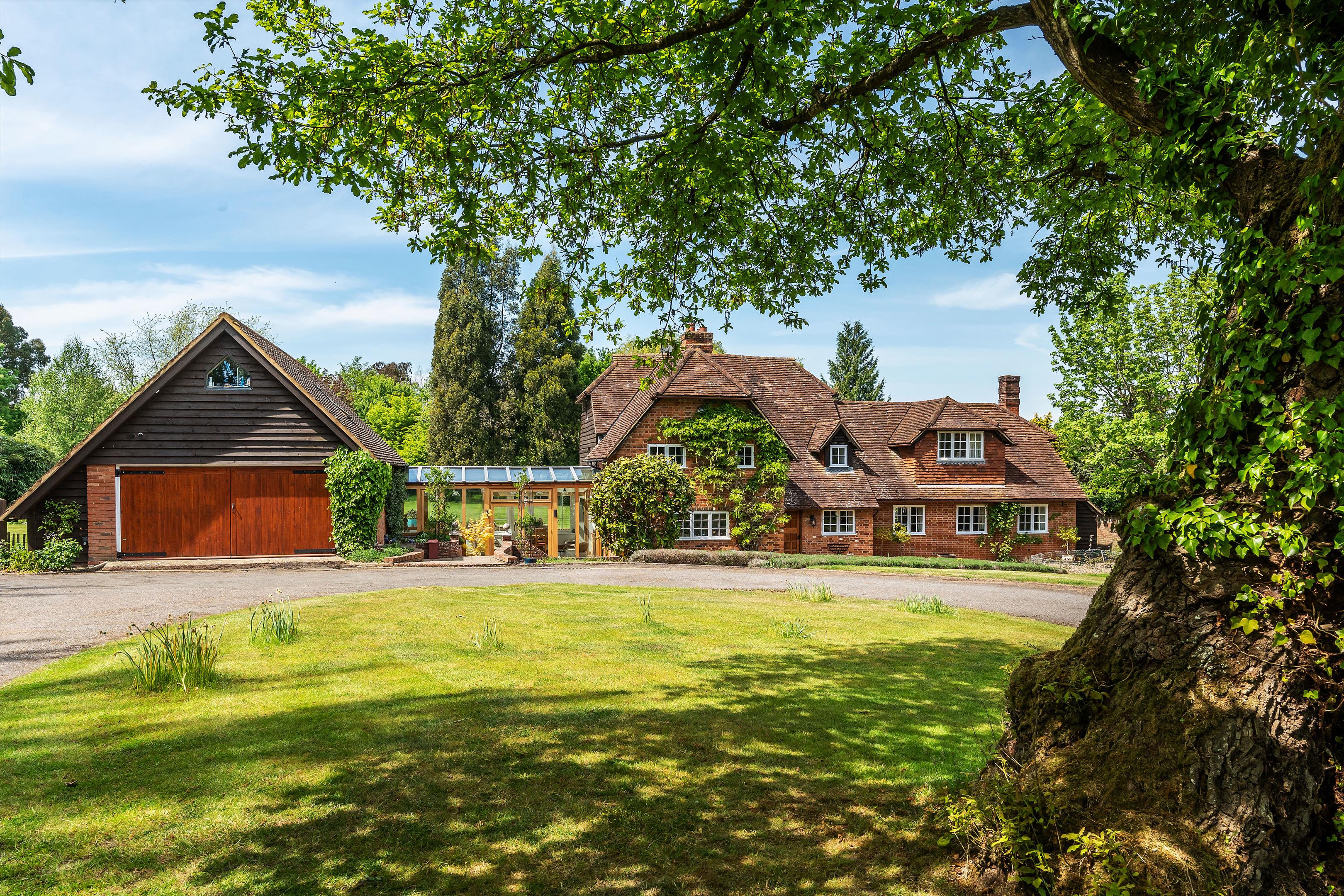 Blanchards Hill, Sutton Green, Guildford, Surrey, GU4 7QJ