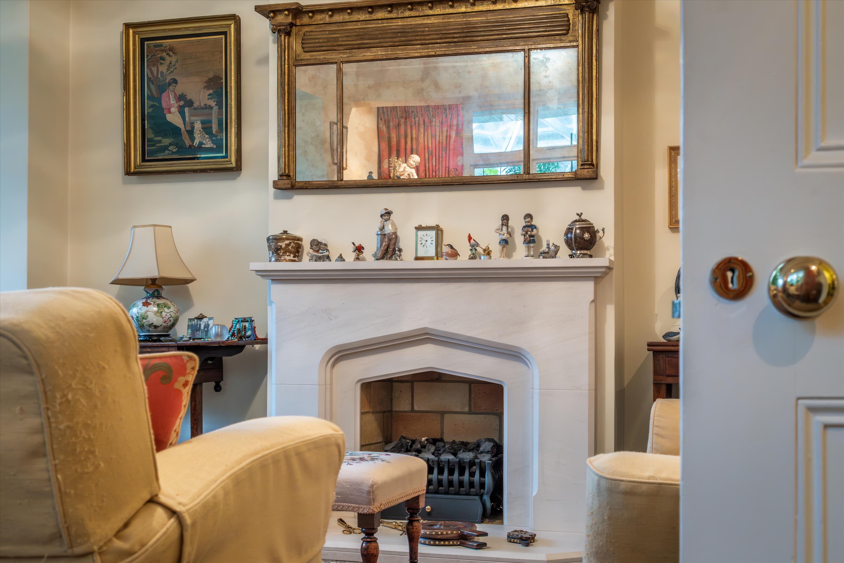 Peaslake Lane, Peaslake, Guildford, Surrey, GU5