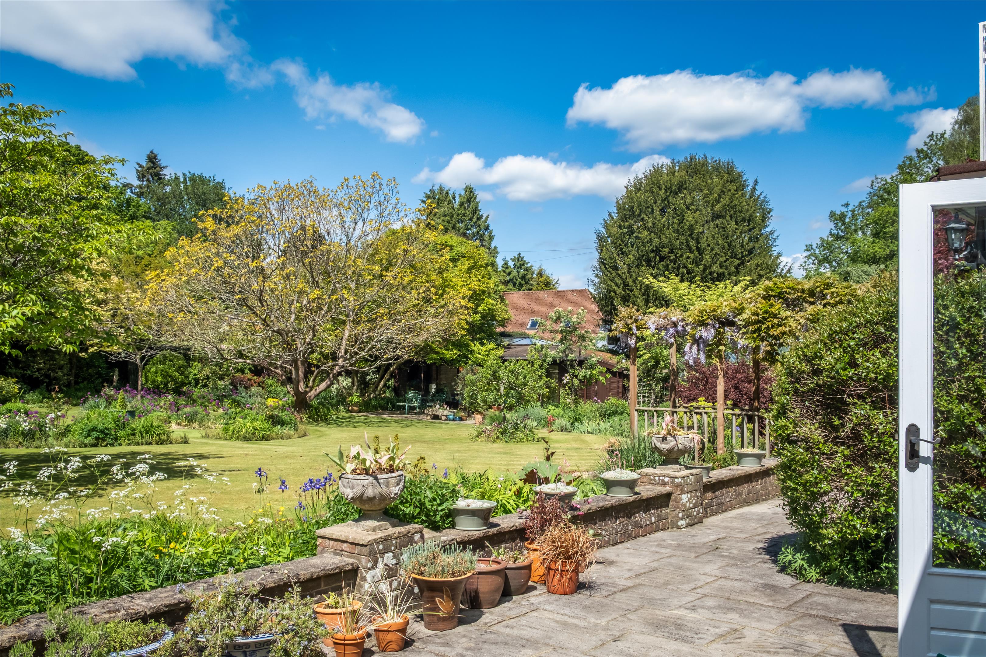 Peaslake Lane, Peaslake, Guildford, Surrey, GU5