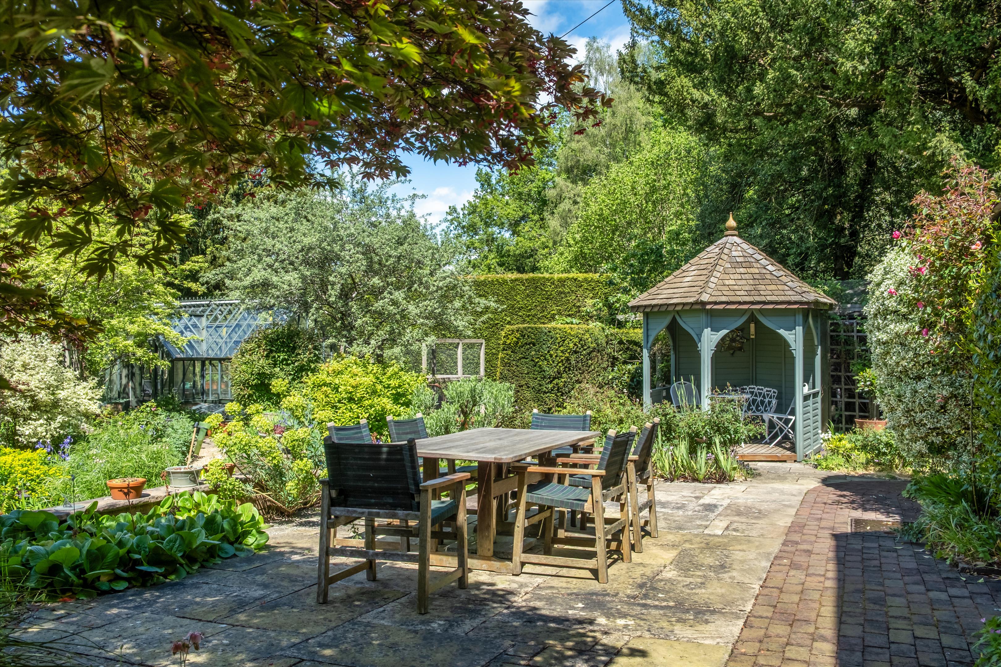 Peaslake Lane, Peaslake, Guildford, Surrey, GU5