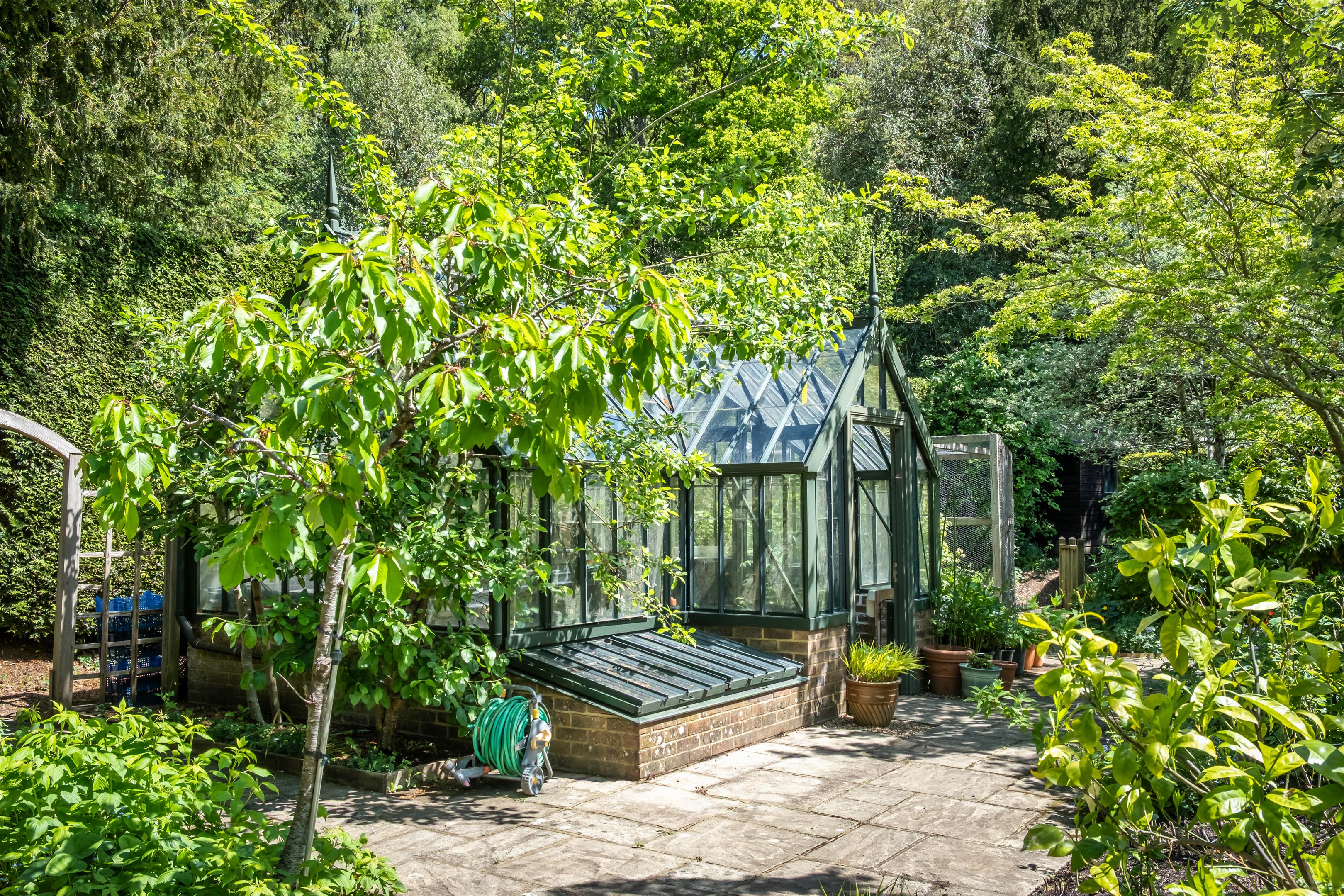 Peaslake Lane, Peaslake, Guildford, Surrey, GU5