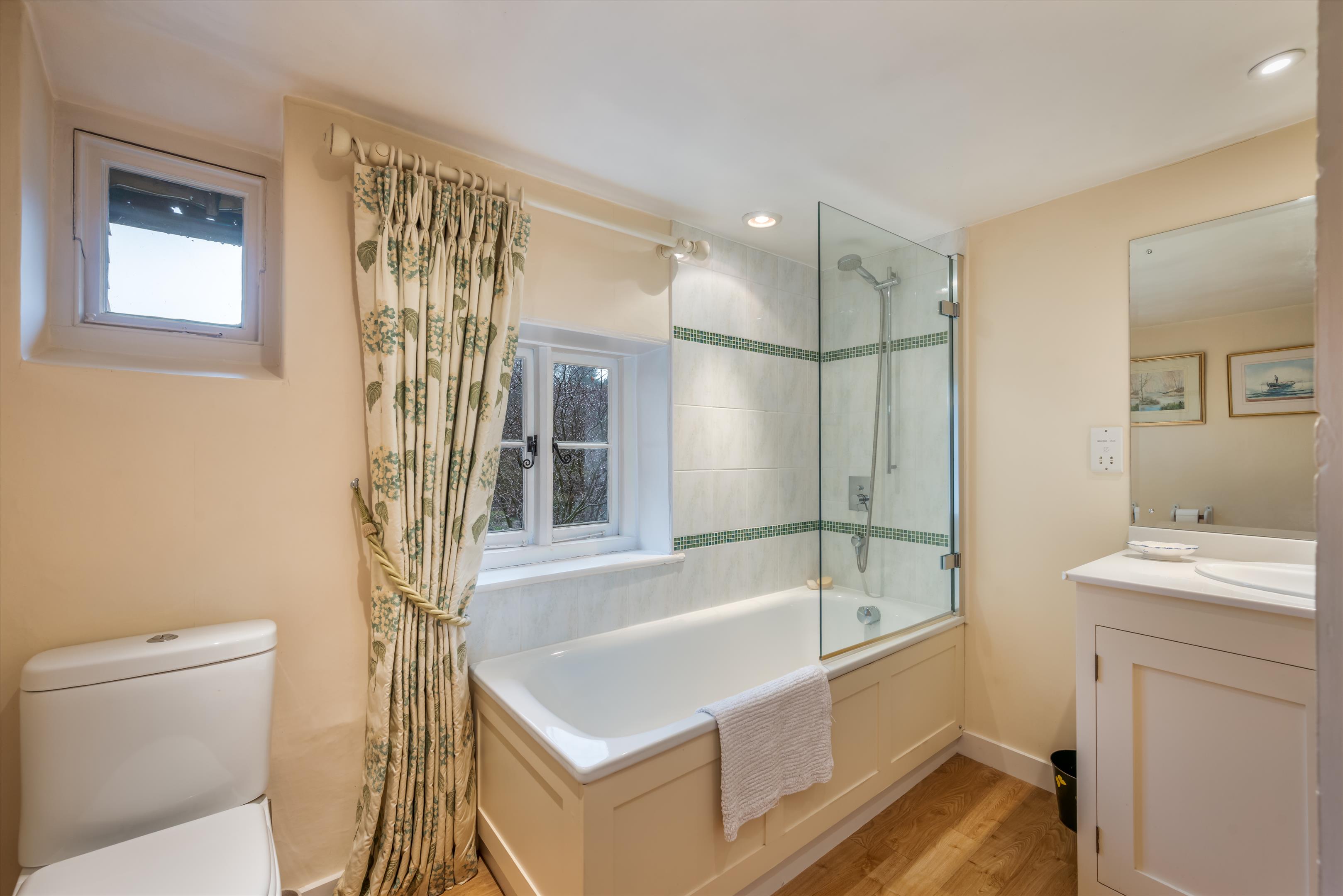 Peaslake Lane, Peaslake, Guildford, Surrey, GU5