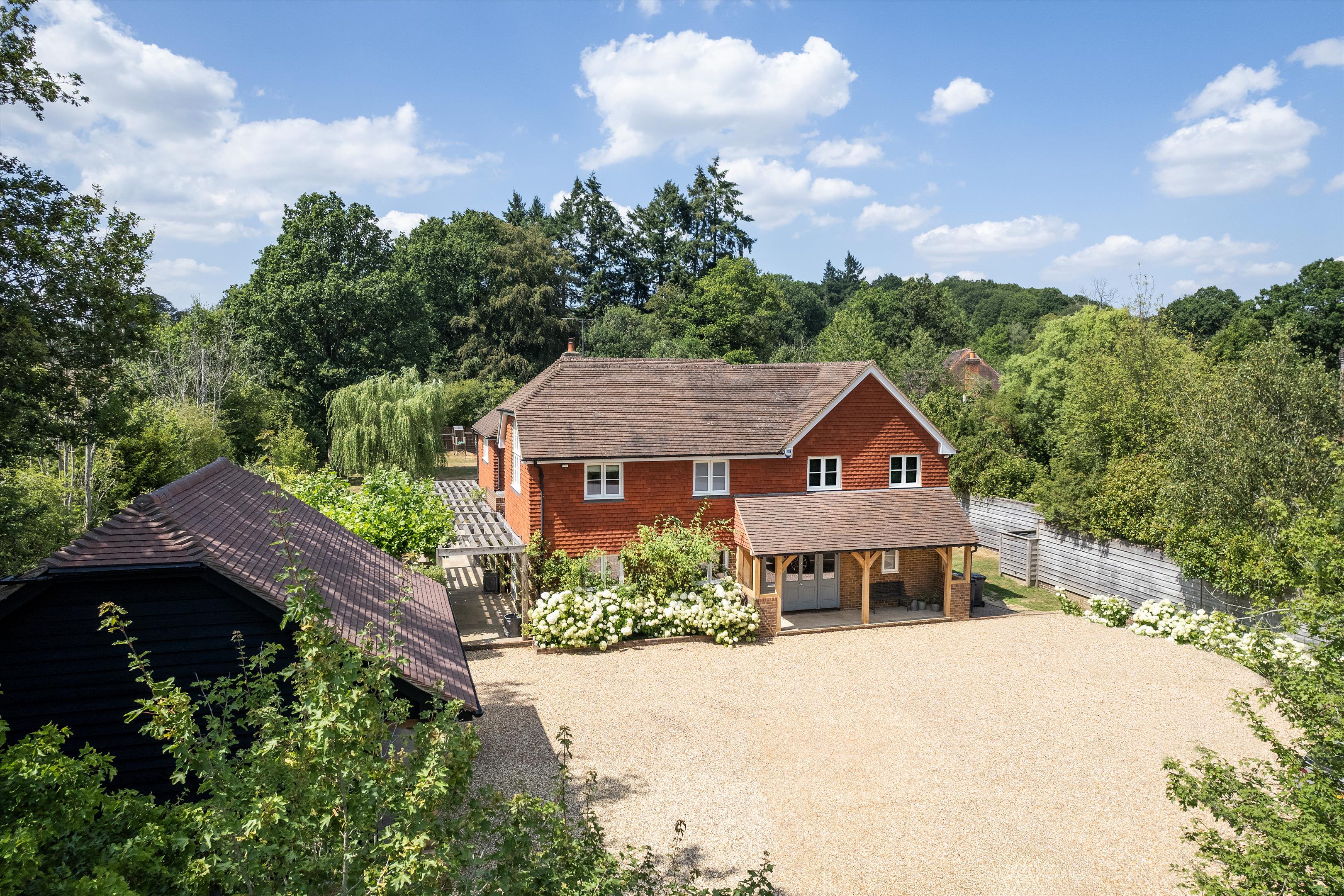 Pickhurst Road, Chiddingfold, Godalming, Surrey GU8