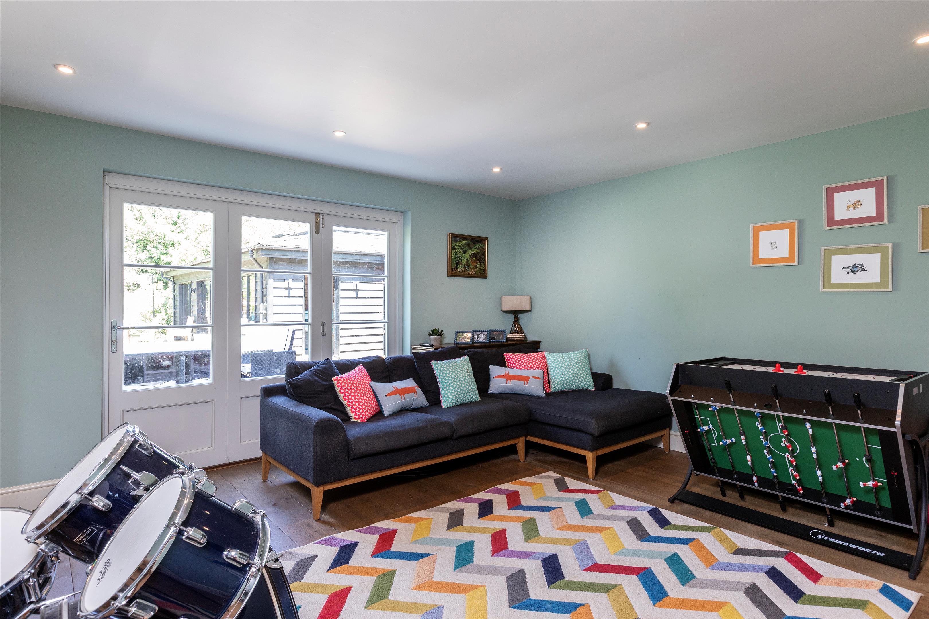 Pickhurst Road, Chiddingfold, Godalming, Surrey GU8