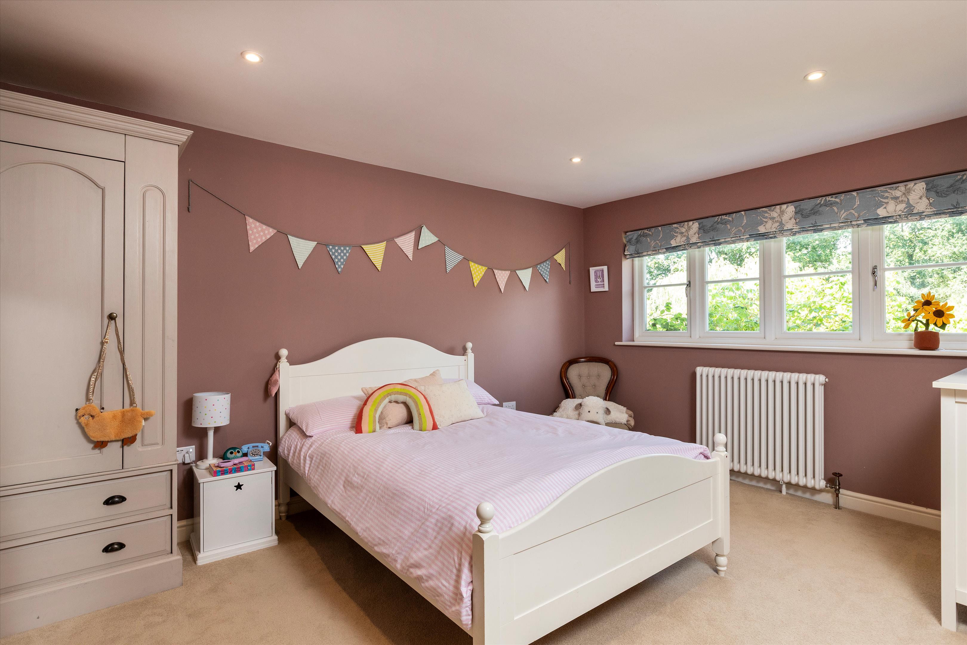 Pickhurst Road, Chiddingfold, Godalming, Surrey GU8