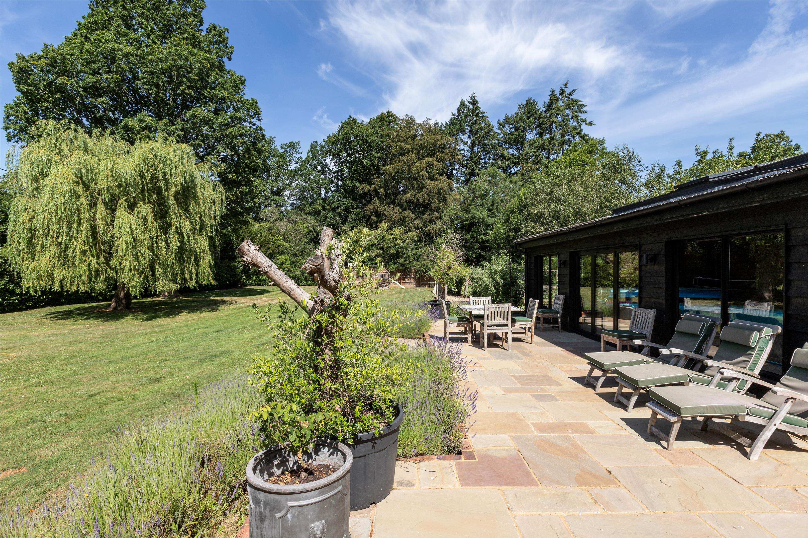 Pickhurst Road, Chiddingfold, Godalming, Surrey GU8