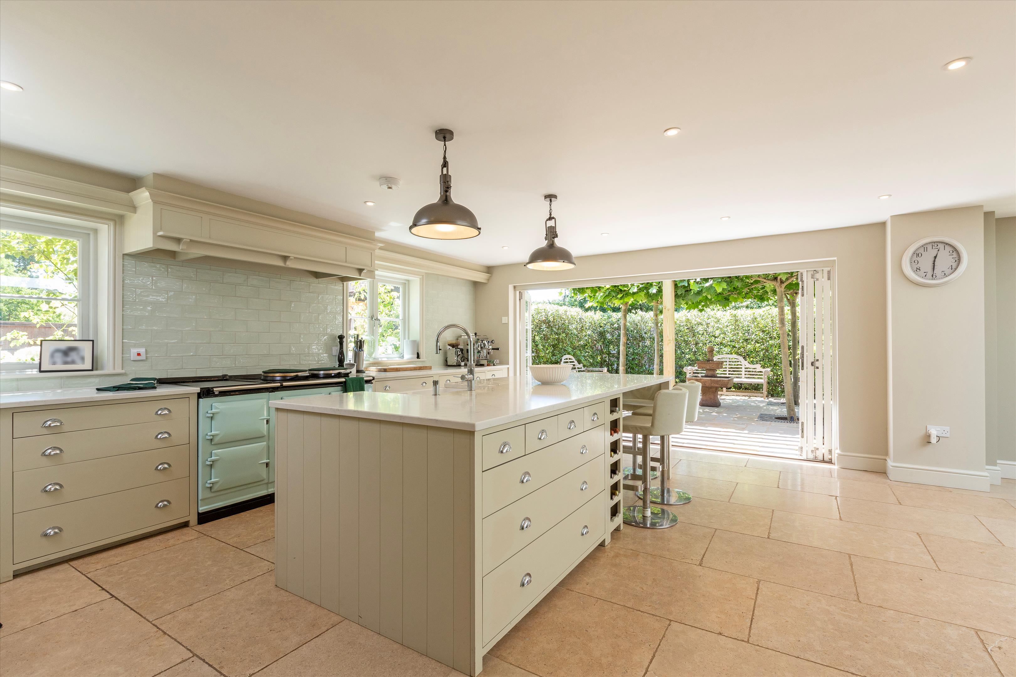 Pickhurst Road, Chiddingfold, Godalming, Surrey GU8