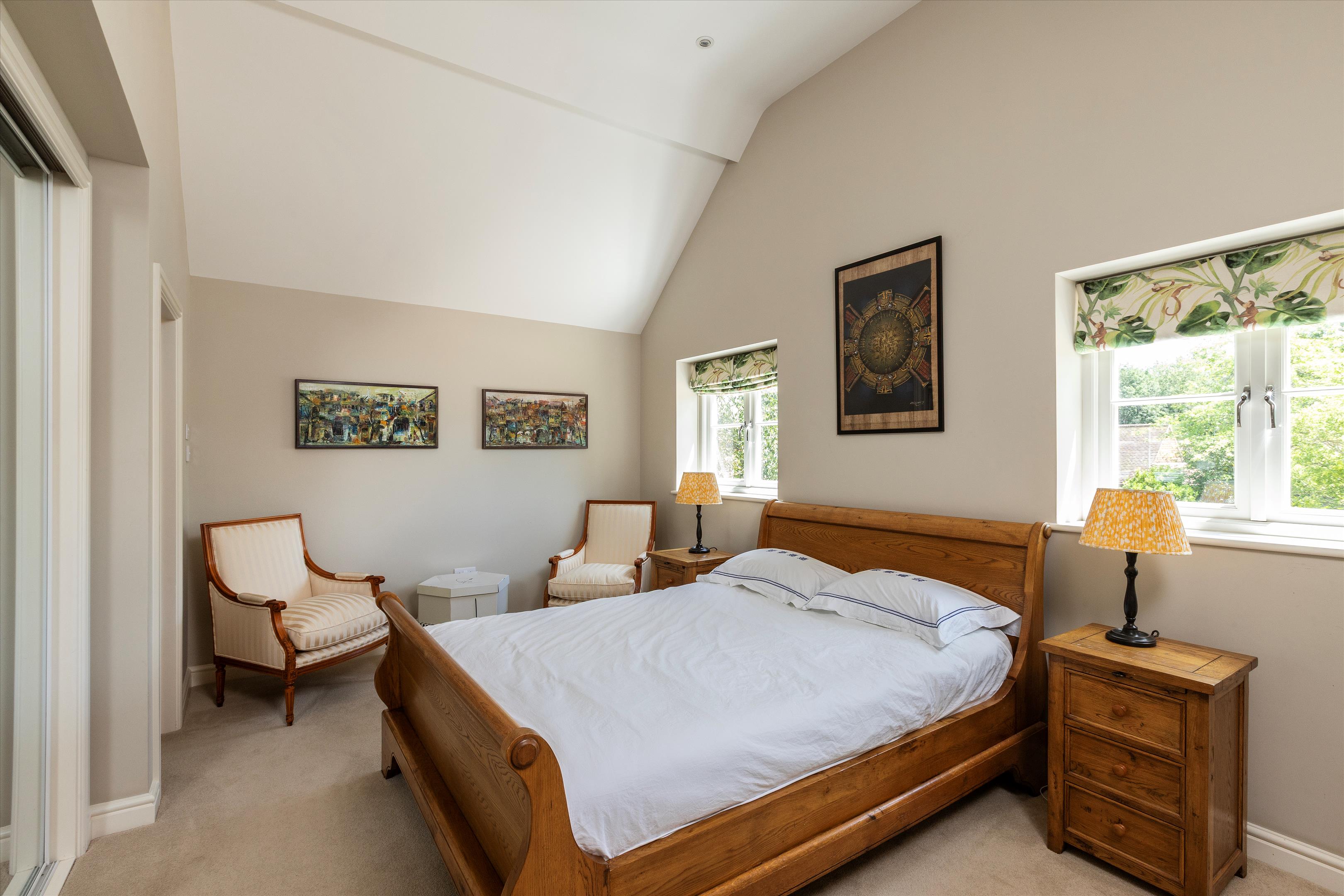 Pickhurst Road, Chiddingfold, Godalming, Surrey GU8