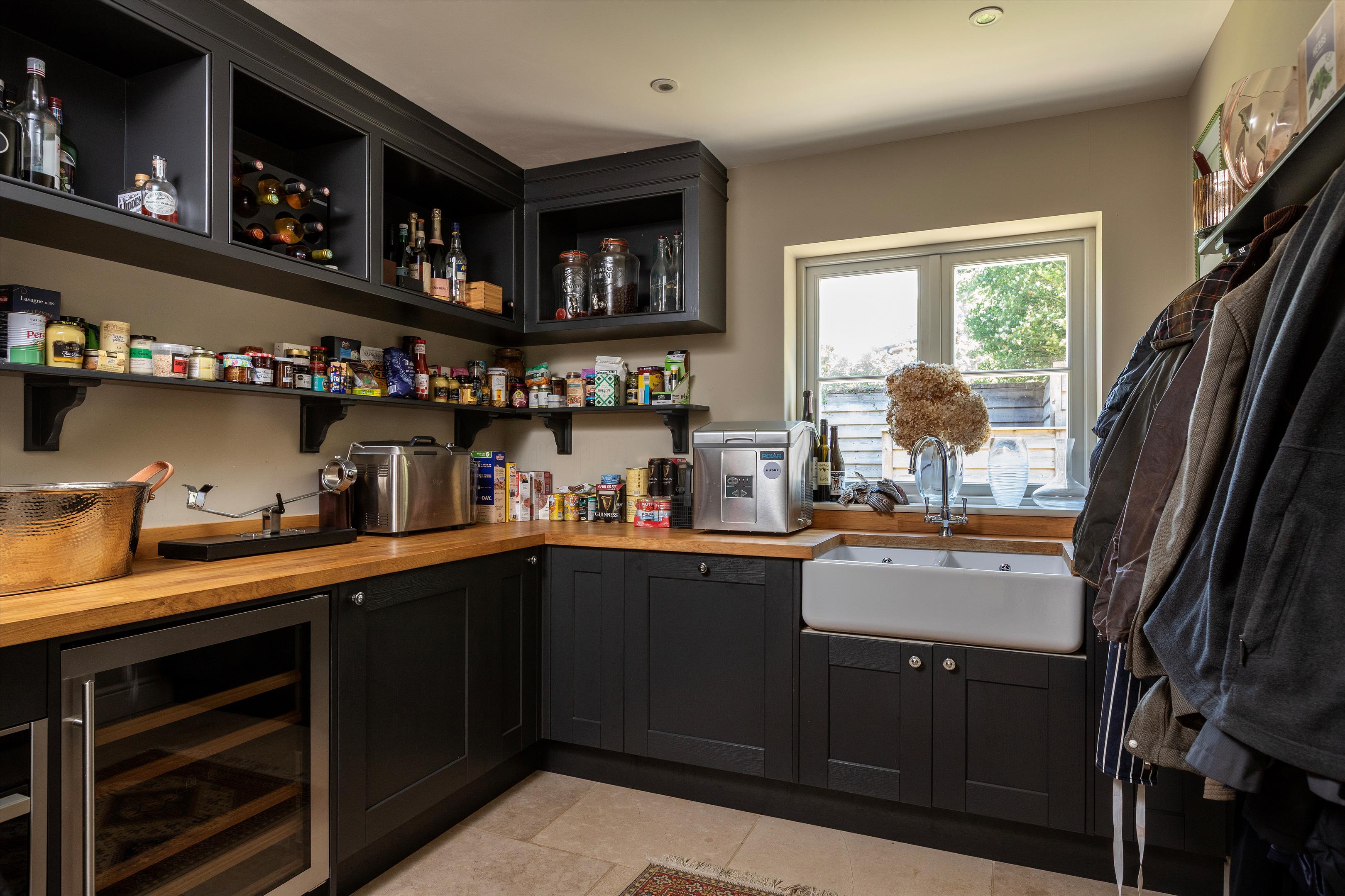 Pickhurst Road, Chiddingfold, Godalming, Surrey GU8