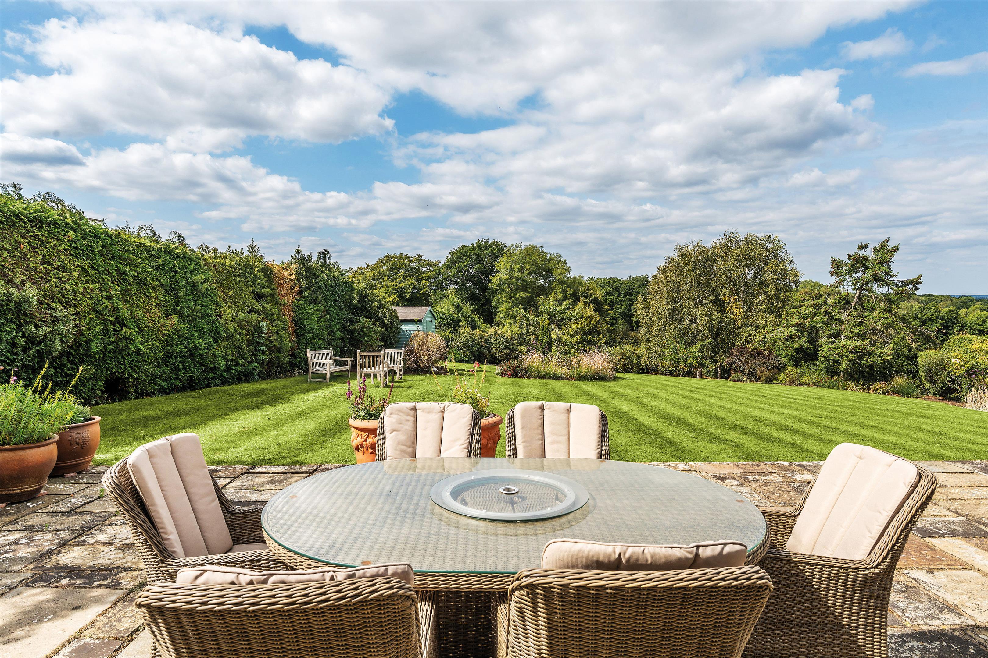 Dedswell Drive, West Clandon, Guildford, Surrey, GU4