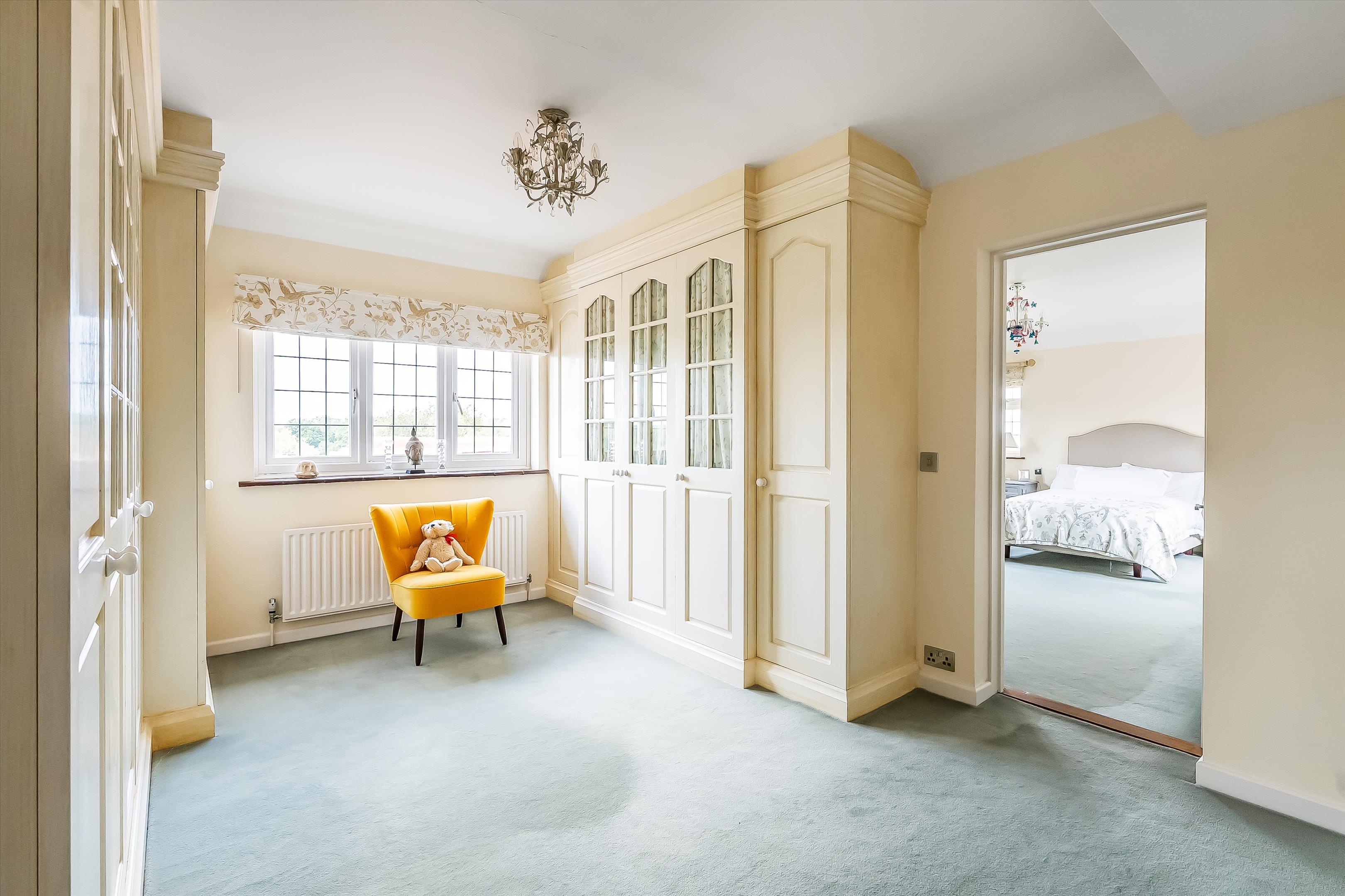 Dedswell Drive, West Clandon, Guildford, Surrey, GU4