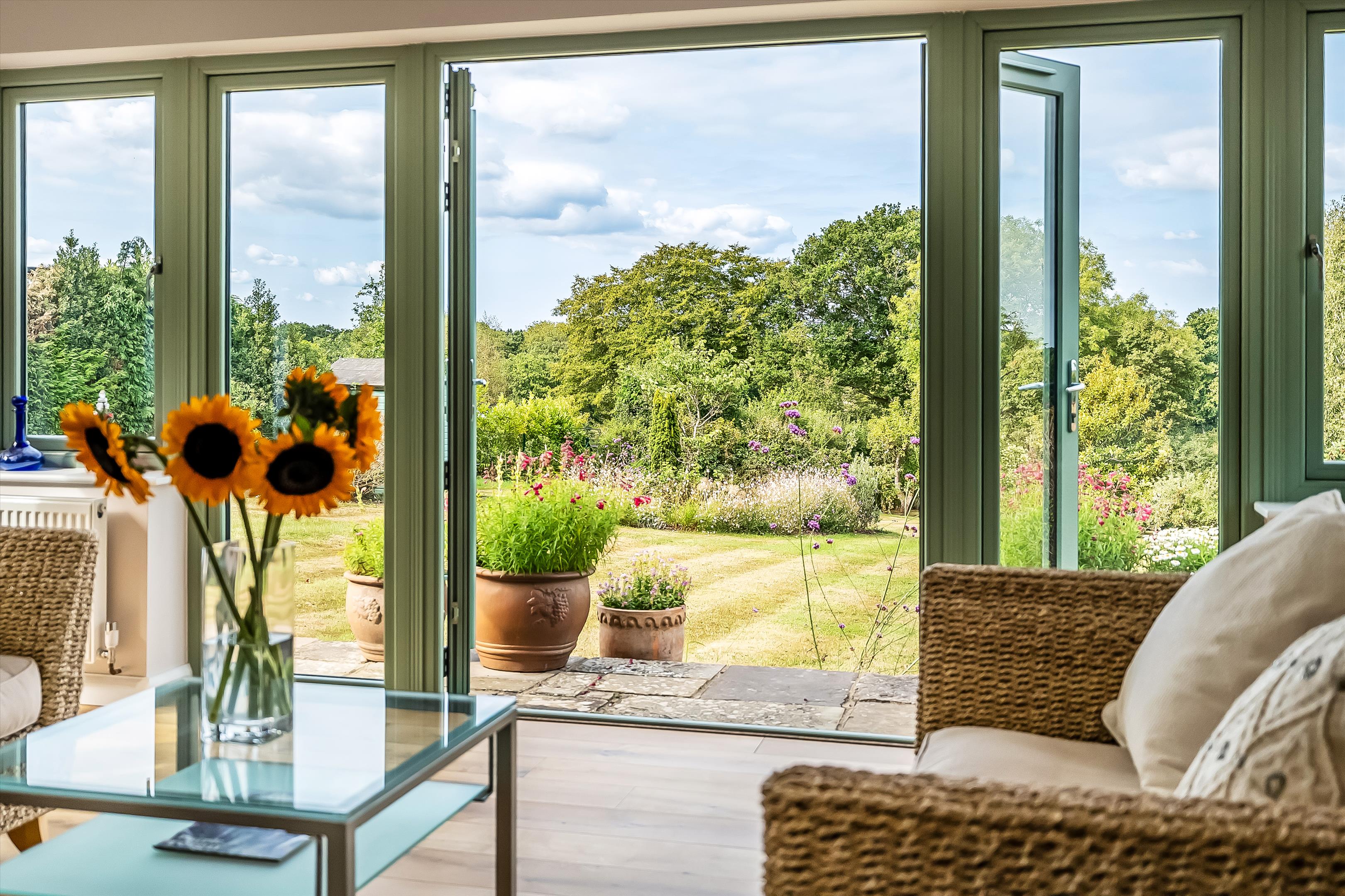 Dedswell Drive, West Clandon, Guildford, Surrey, GU4
