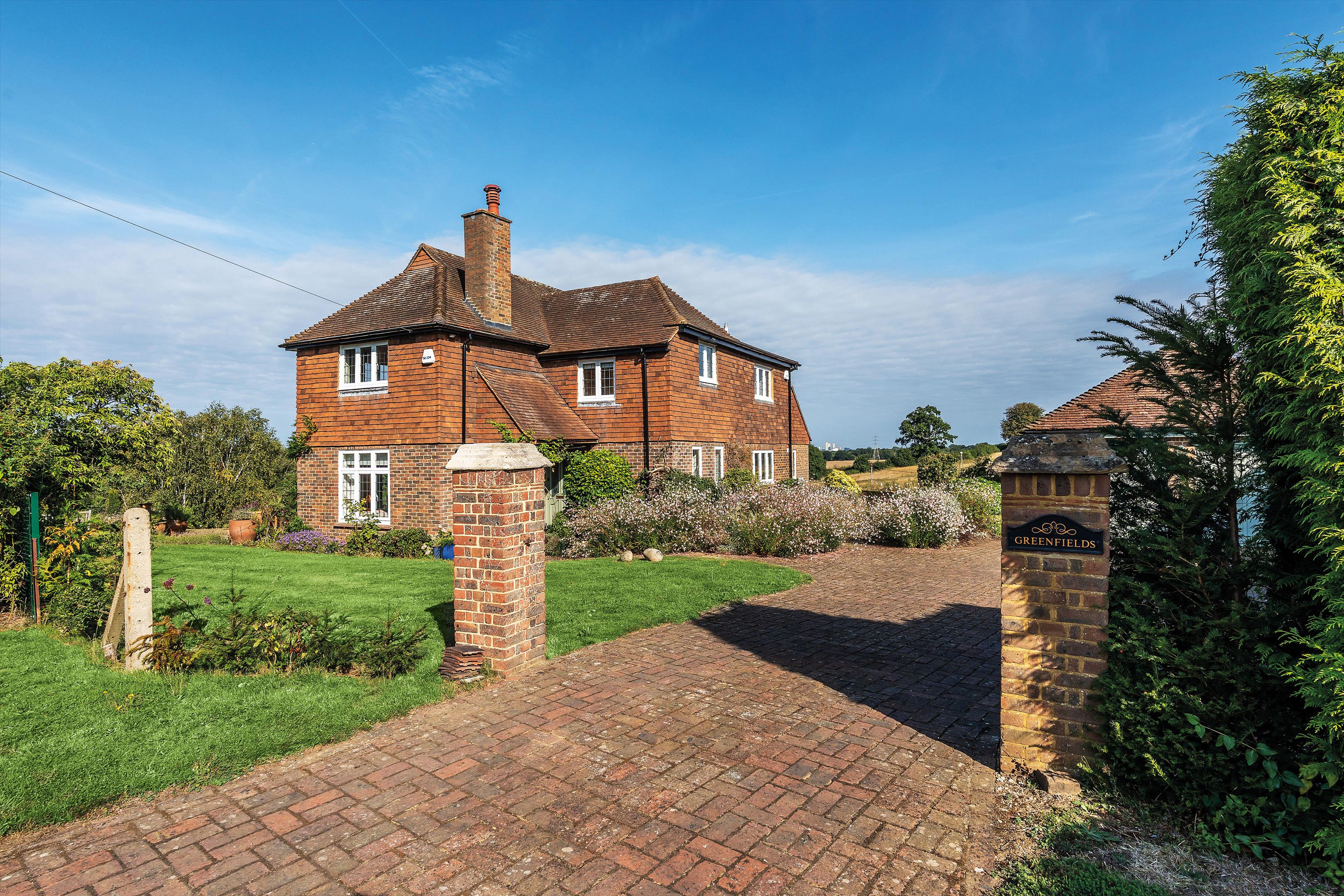 Dedswell Drive, West Clandon, Guildford, Surrey, GU4