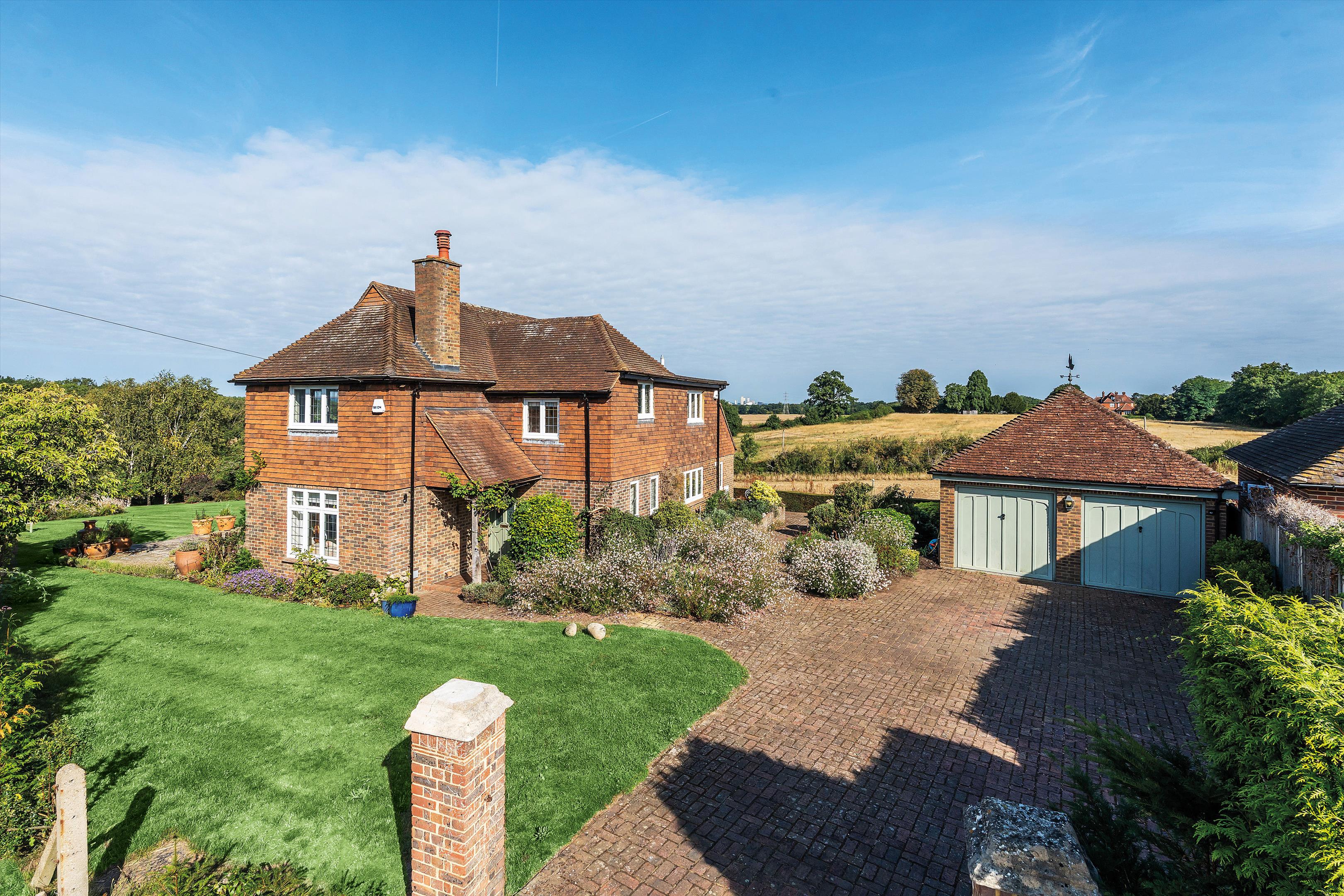 Dedswell Drive, West Clandon, Guildford, Surrey, GU4