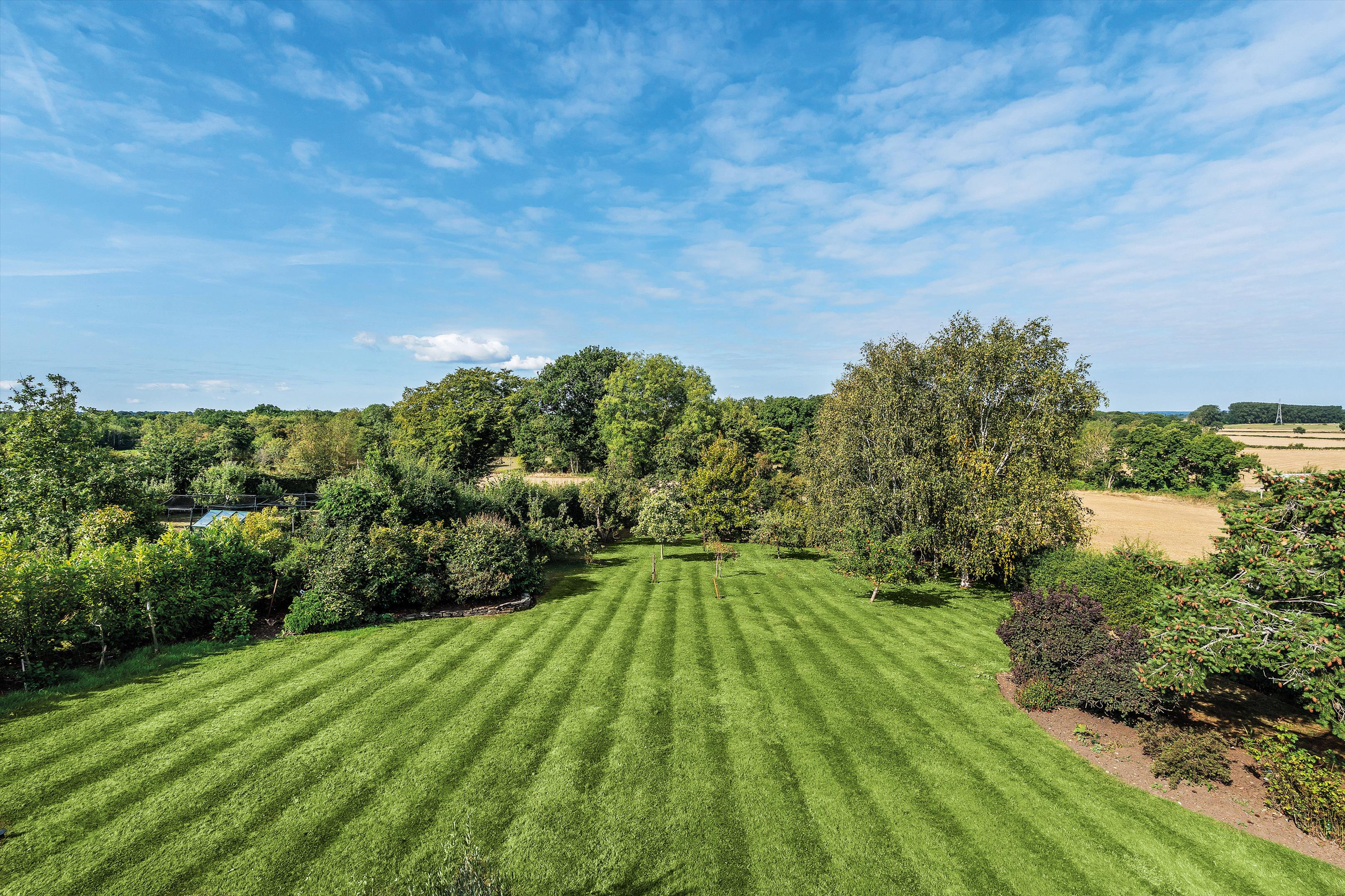 Dedswell Drive, West Clandon, Guildford, Surrey, GU4