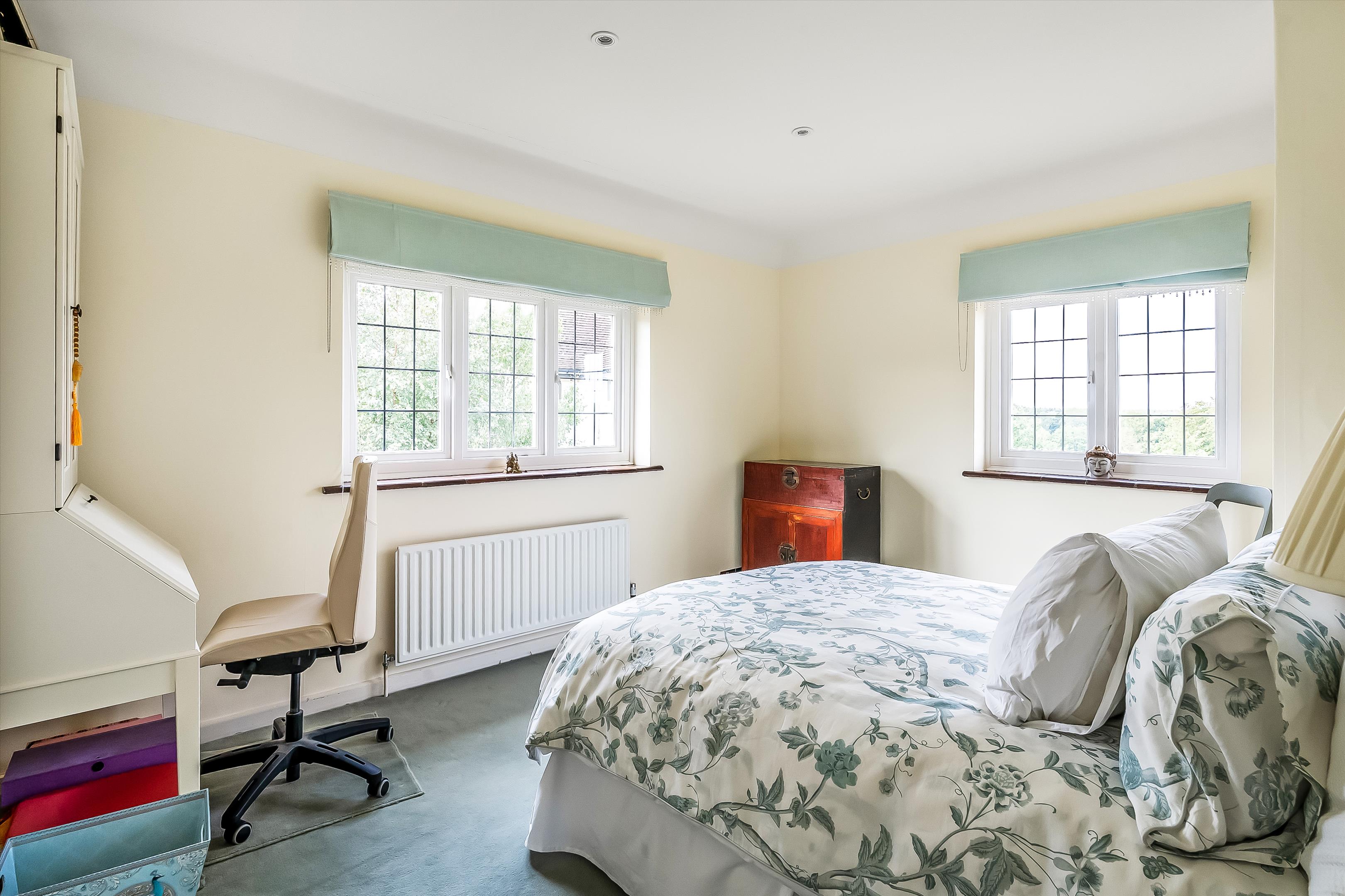 Dedswell Drive, West Clandon, Guildford, Surrey, GU4