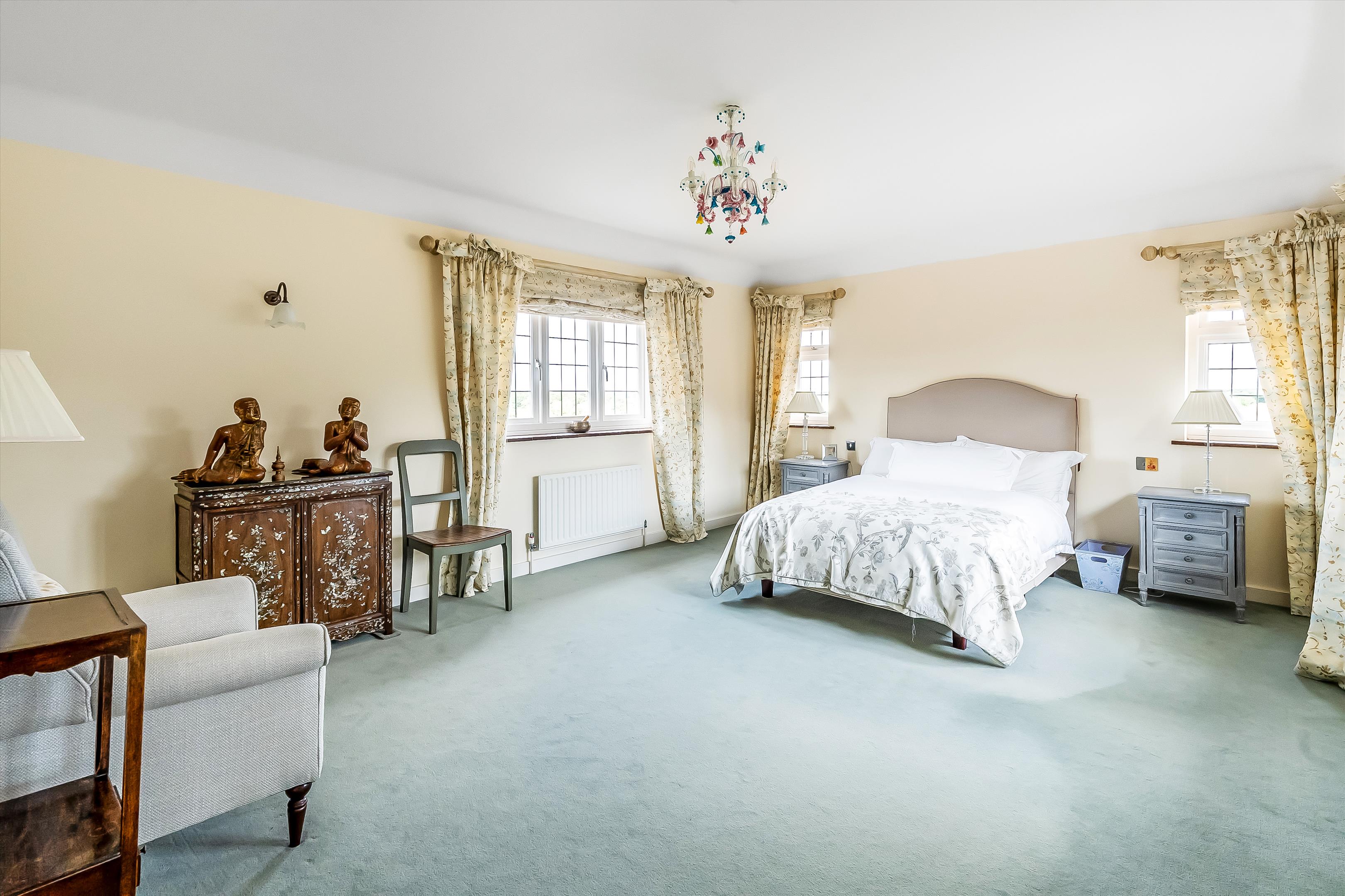 Dedswell Drive, West Clandon, Guildford, Surrey, GU4