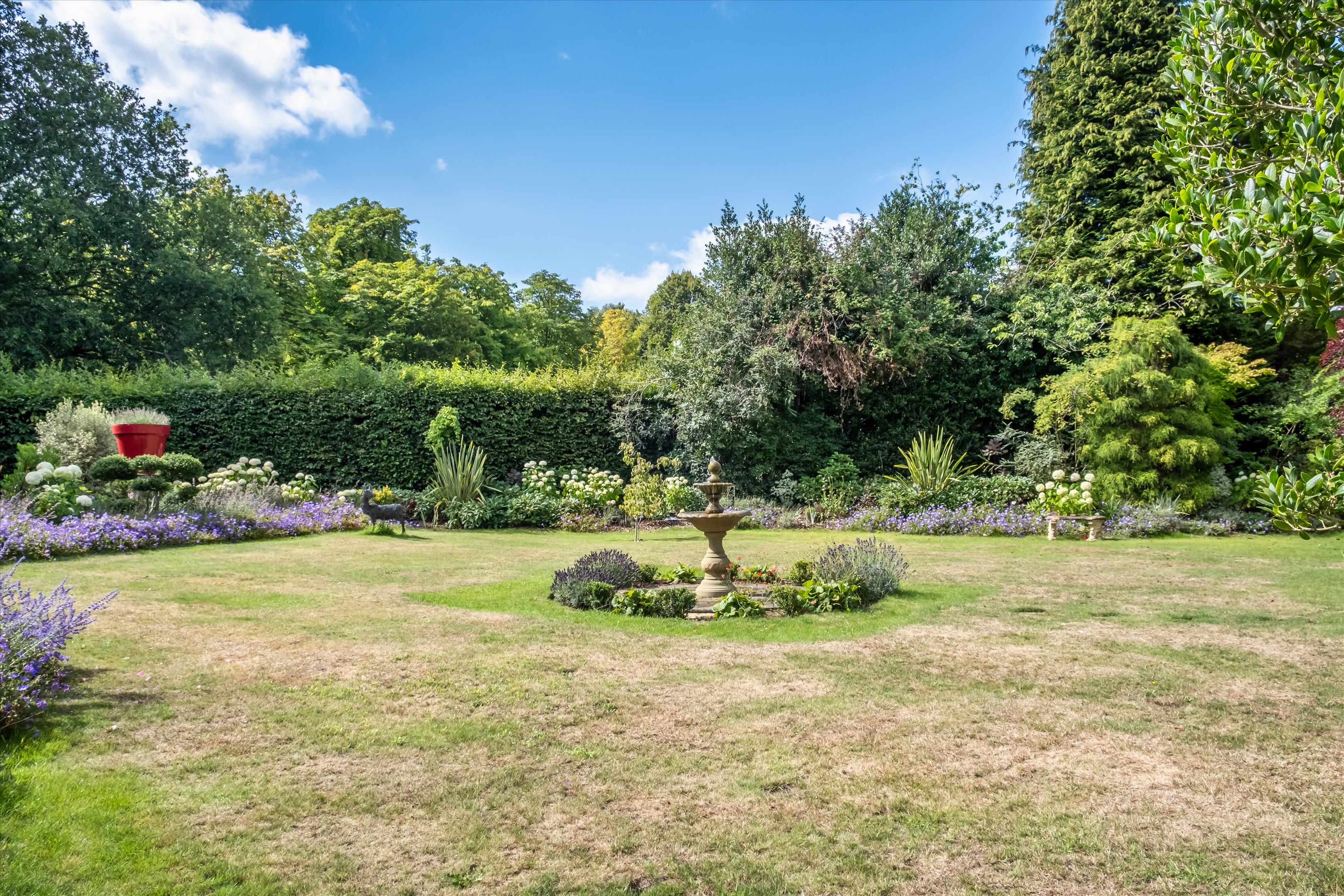Lawbrook Lane, Peaslake, GU5.
