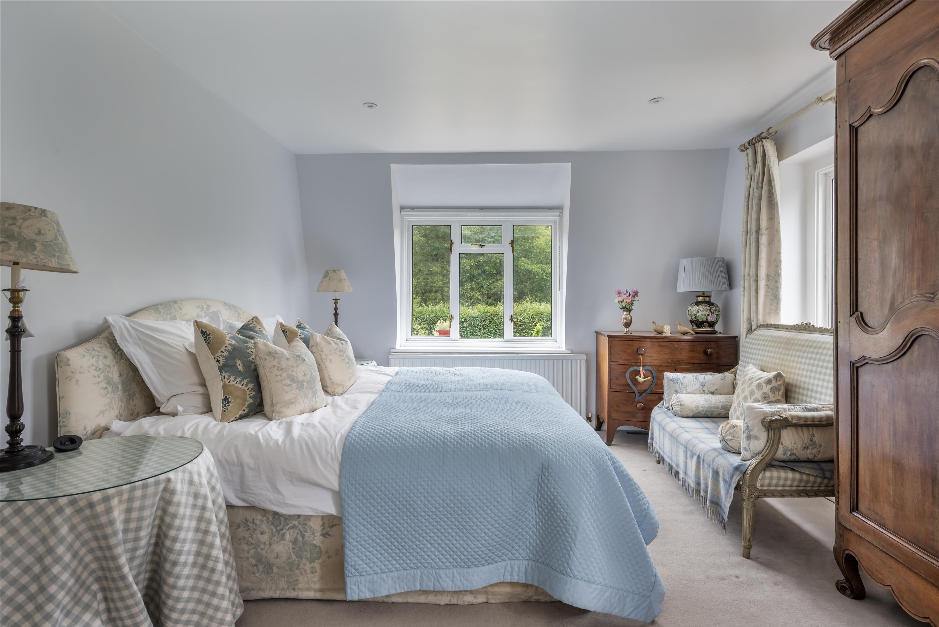 Lawbrook Lane, Peaslake, GU5.