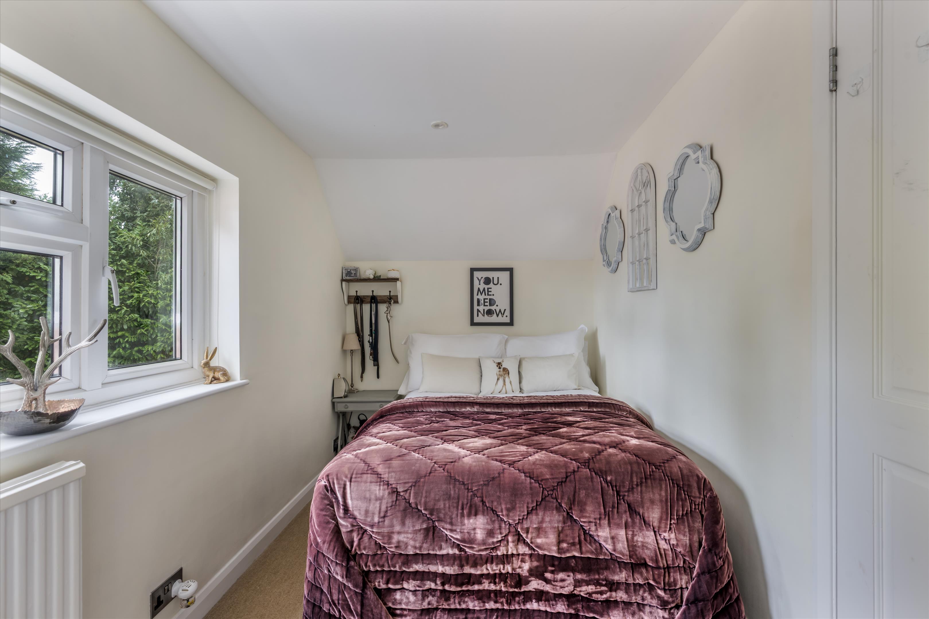 Lawbrook Lane, Peaslake, GU5.