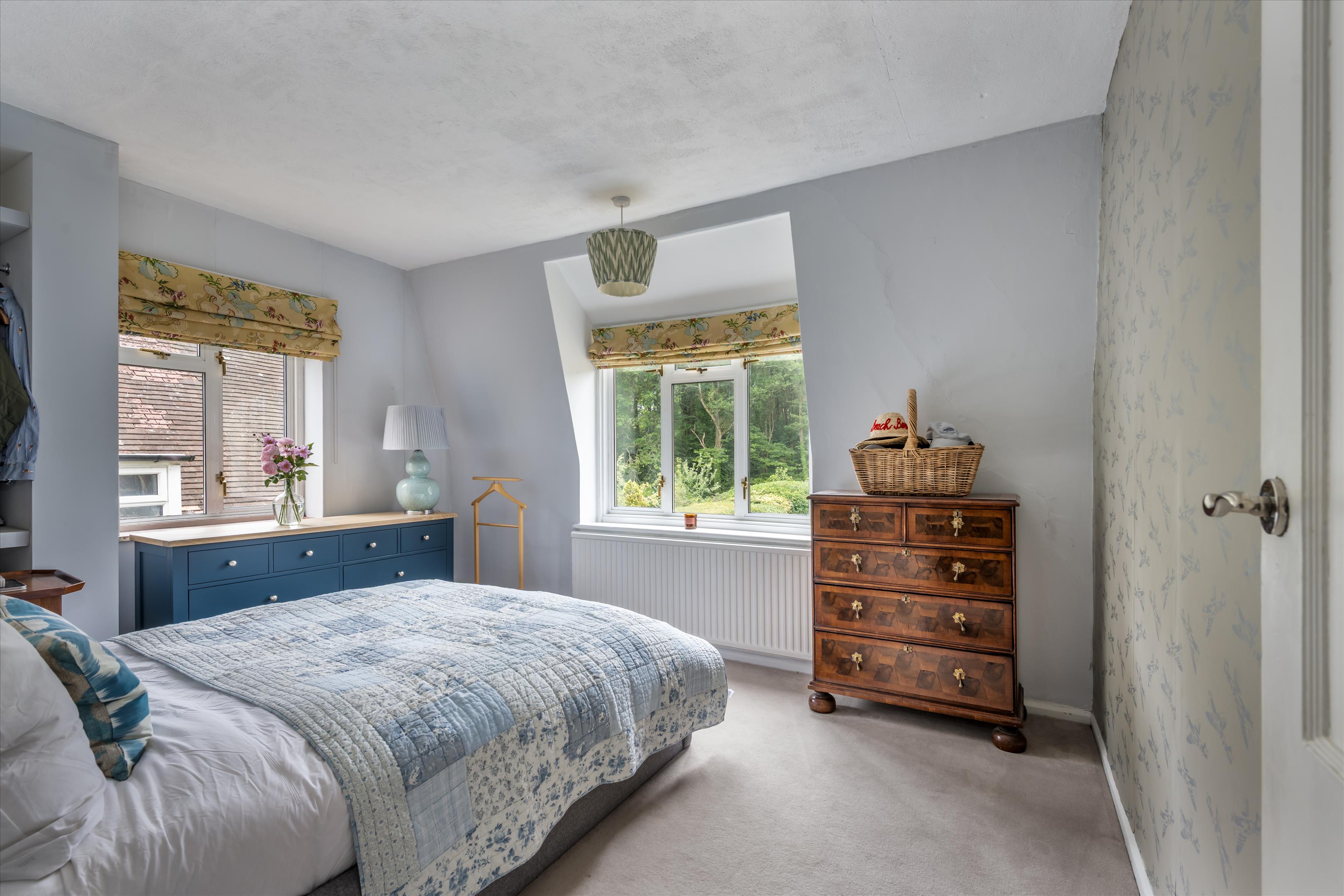 Lawbrook Lane, Peaslake, GU5.