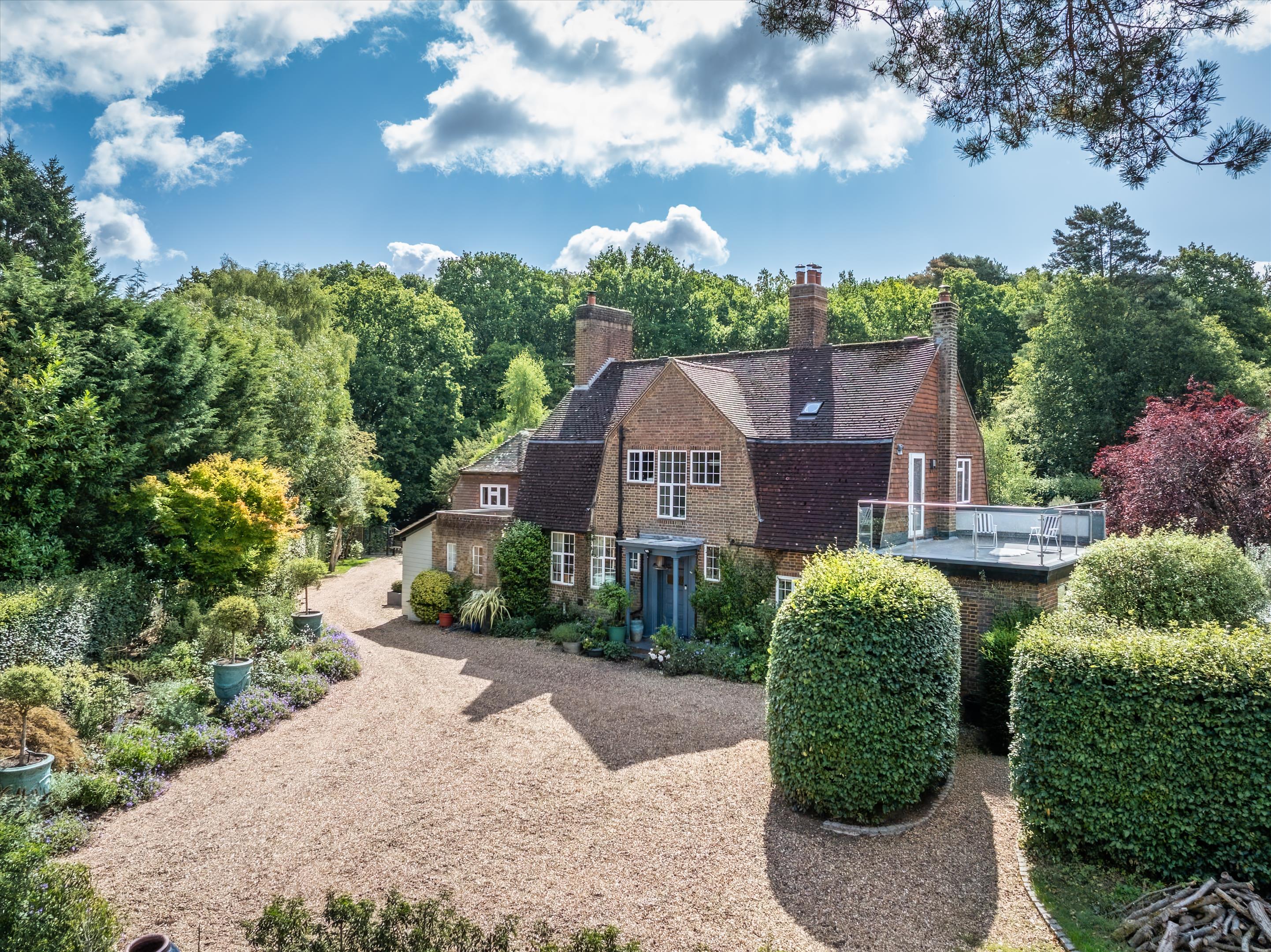 Lawbrook Lane, Peaslake, GU5.