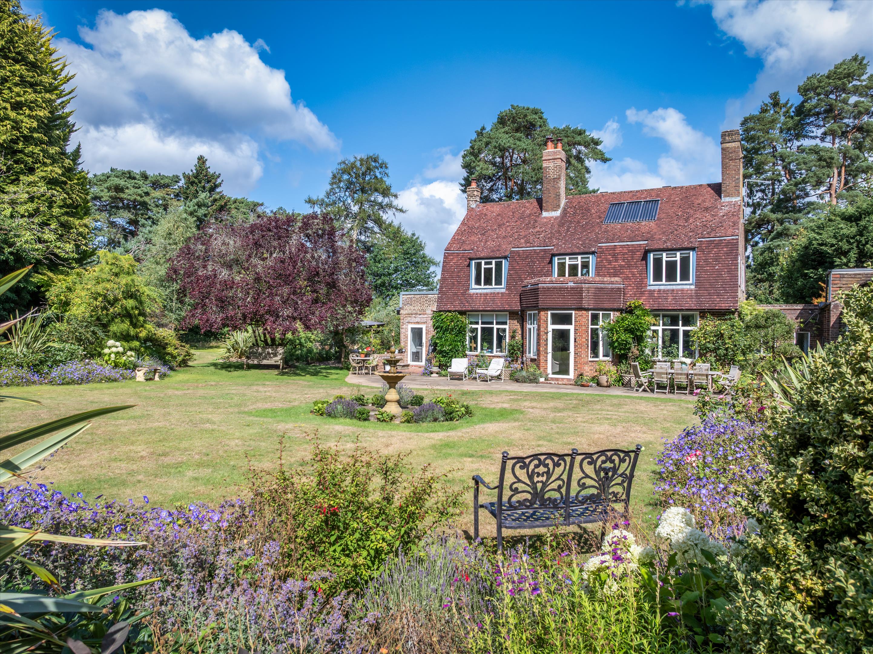 Lawbrook Lane, Peaslake, GU5.