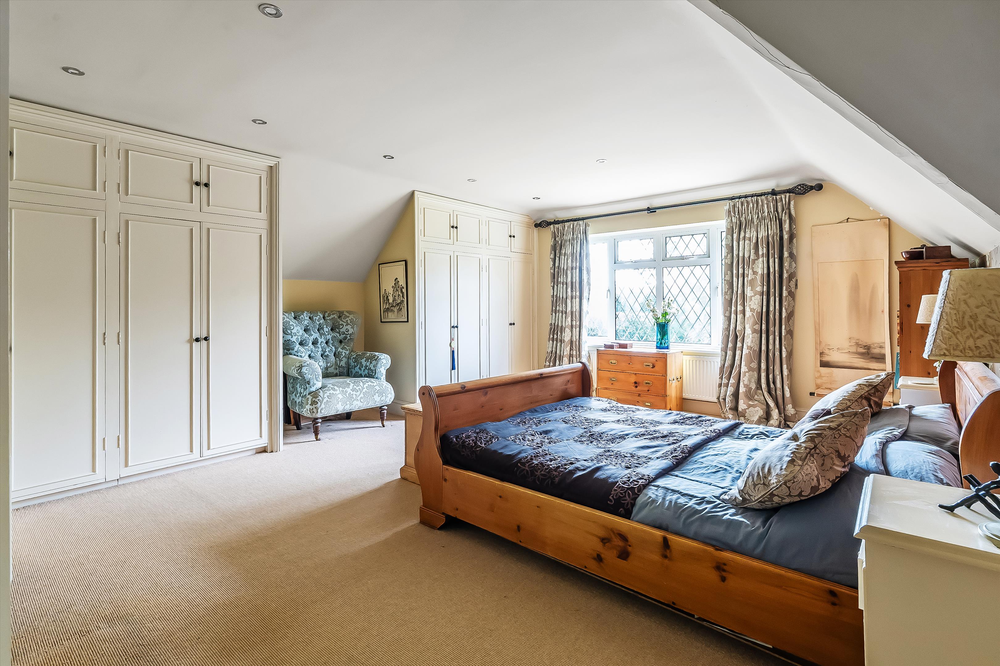 Ripley Lane, West Horsley, Surrey KT24 6JR
