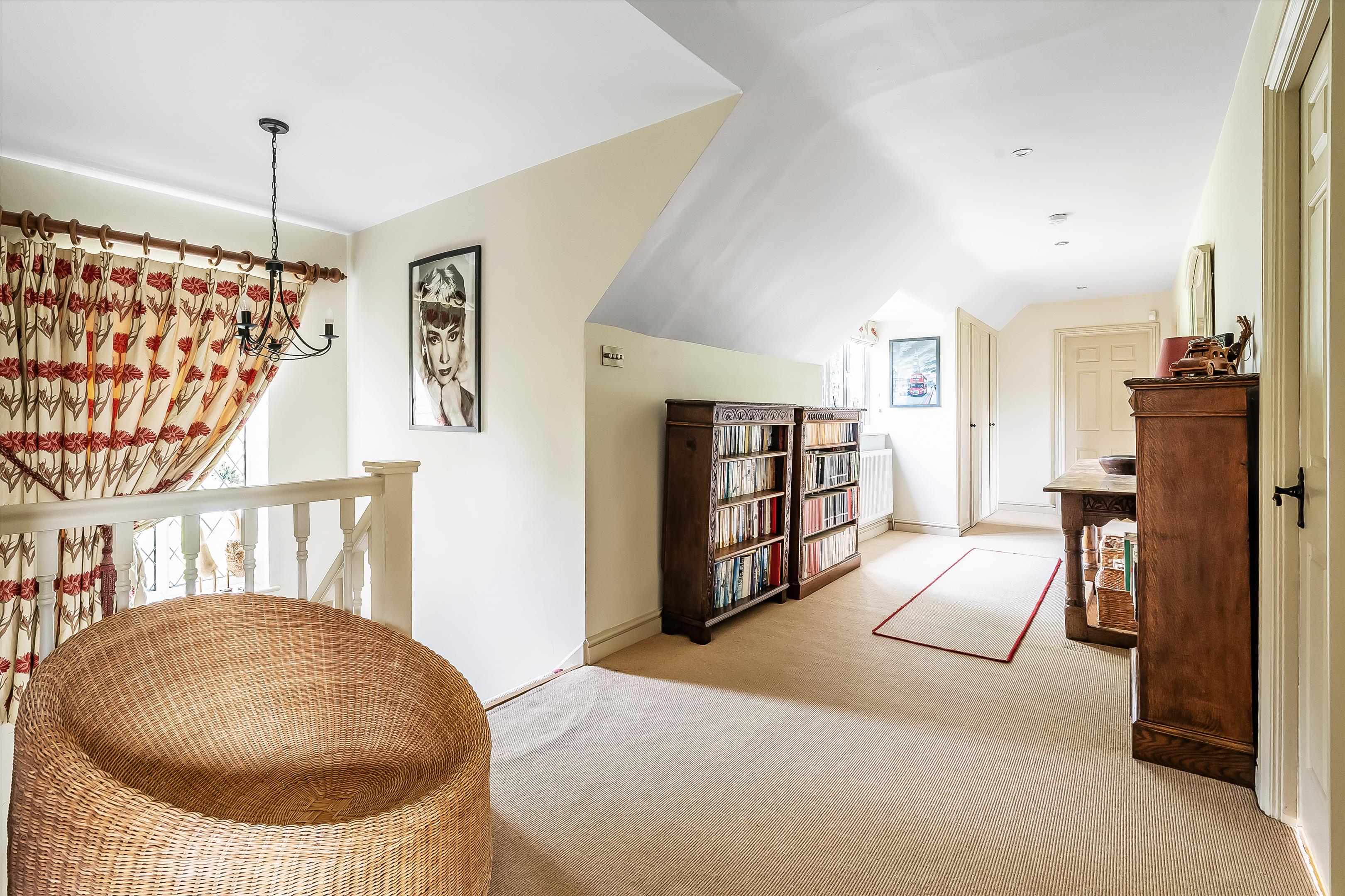 Ripley Lane, West Horsley, Surrey KT24 6JR