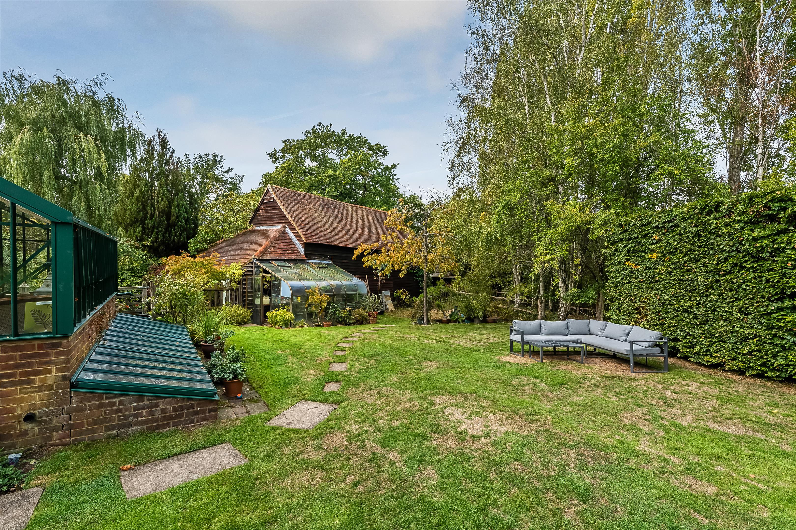 Ripley Lane, West Horsley, Surrey KT24 6JR