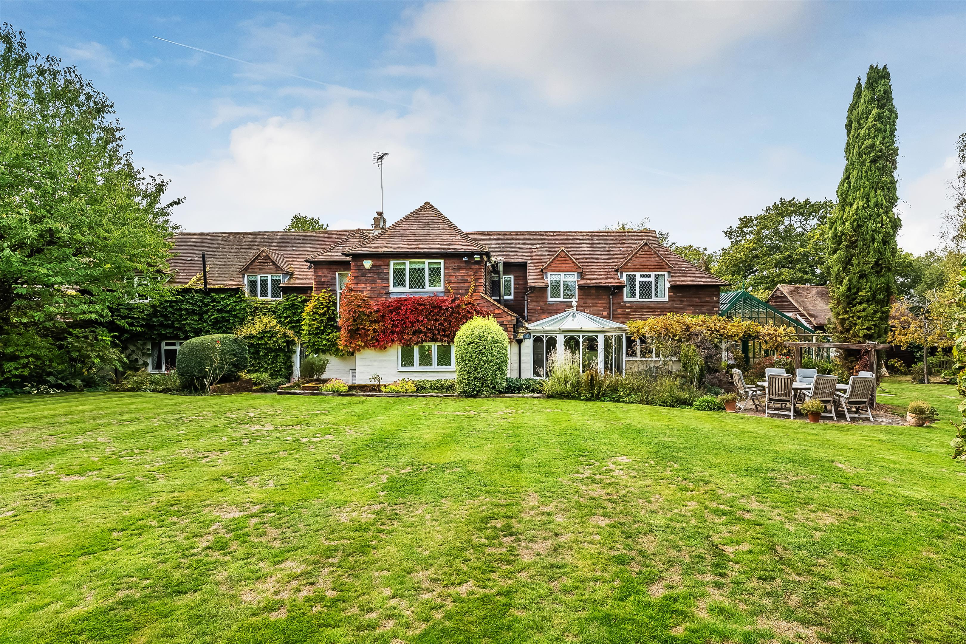Ripley Lane, West Horsley, Surrey KT24 6JR