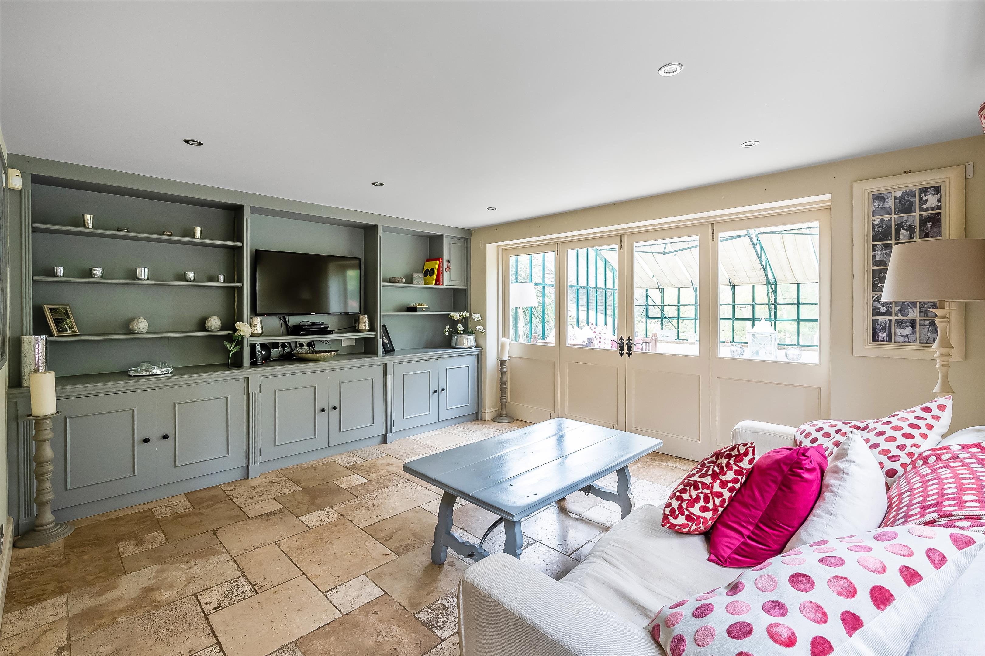 Ripley Lane, West Horsley, Surrey KT24 6JR