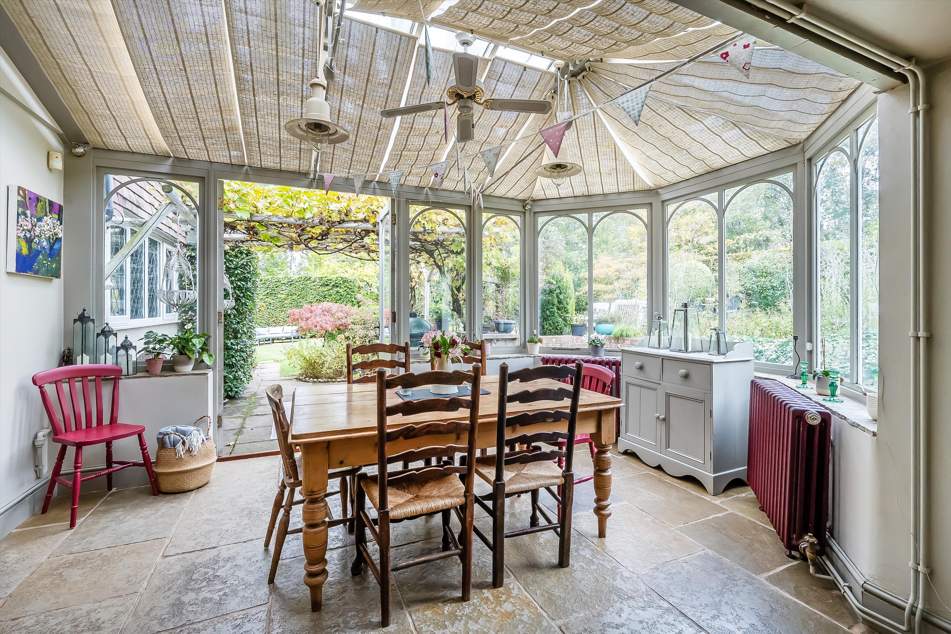 Ripley Lane, West Horsley, Surrey KT24 6JR