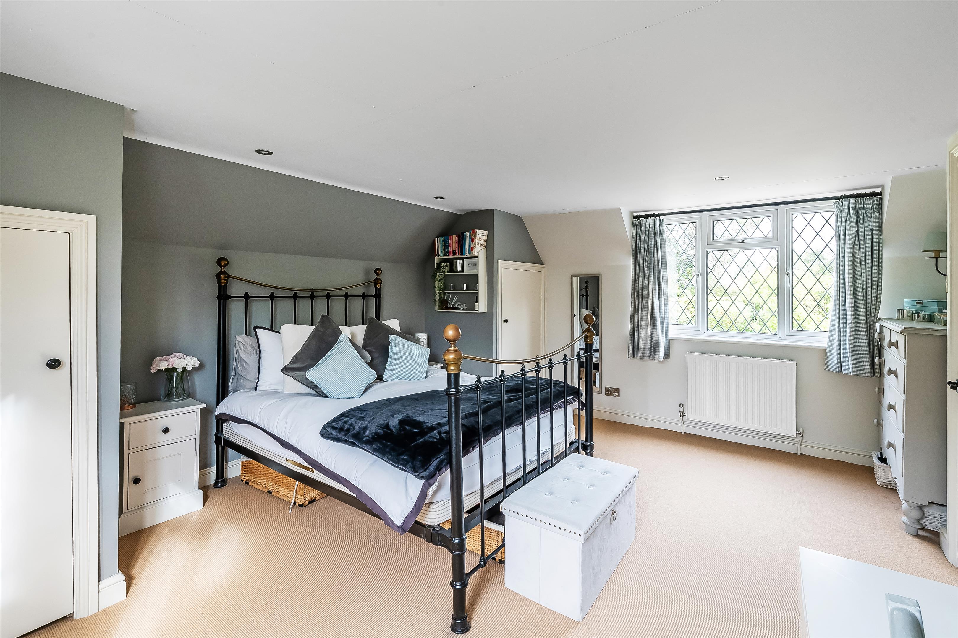 Ripley Lane, West Horsley, Surrey KT24 6JR