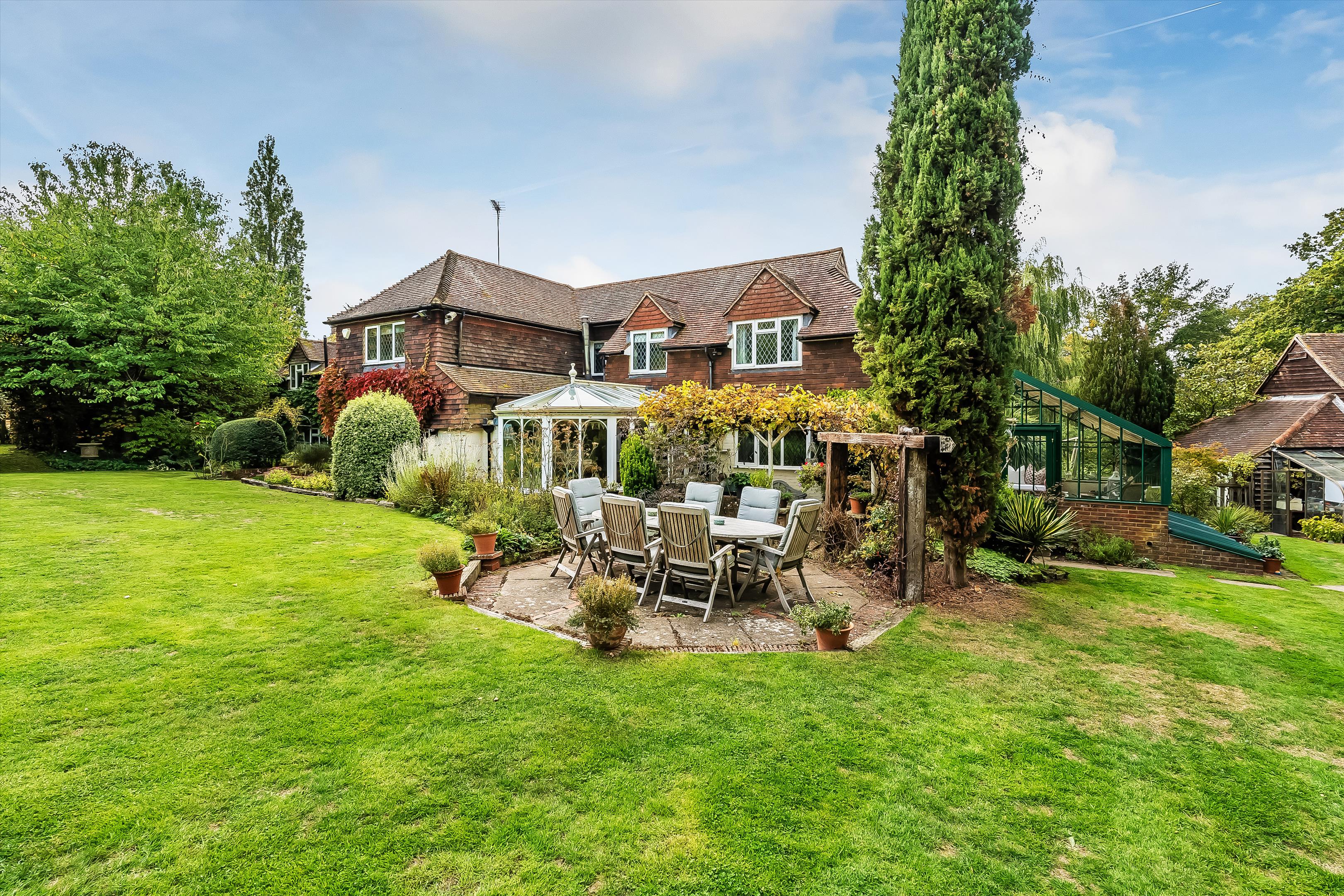 Ripley Lane, West Horsley, Surrey KT24 6JR