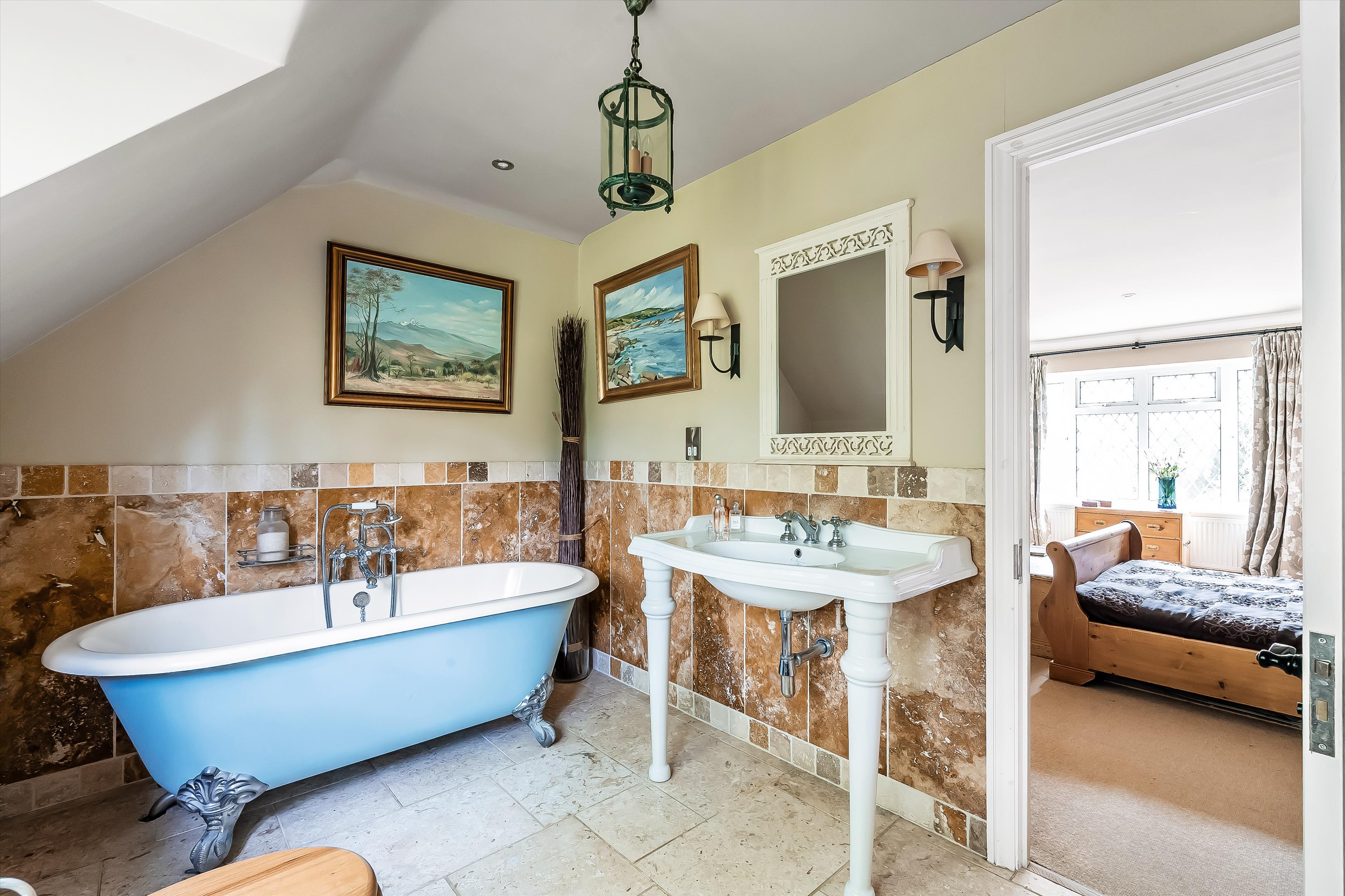 Ripley Lane, West Horsley, Surrey KT24 6JR