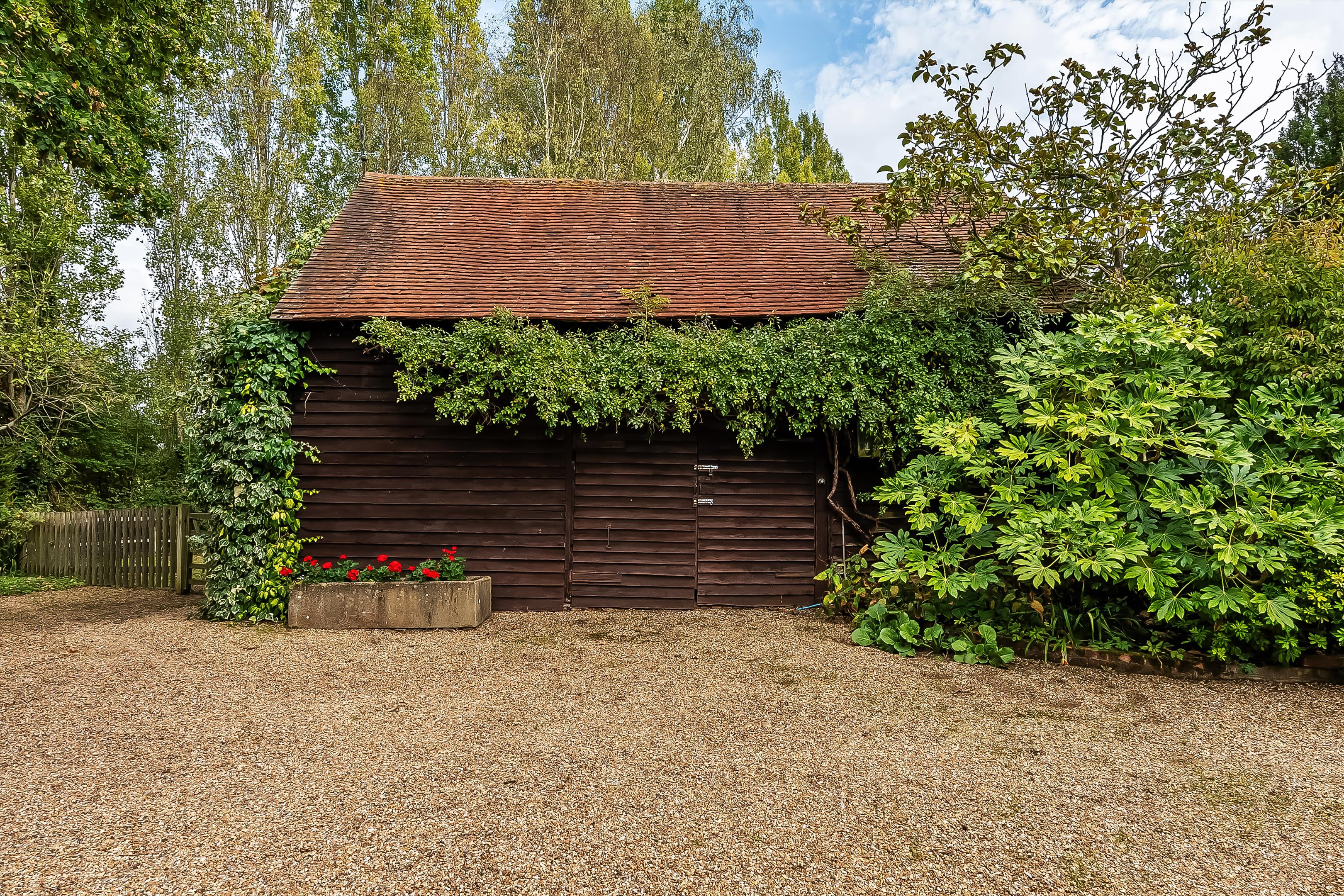 Ripley Lane, West Horsley, Surrey KT24 6JR