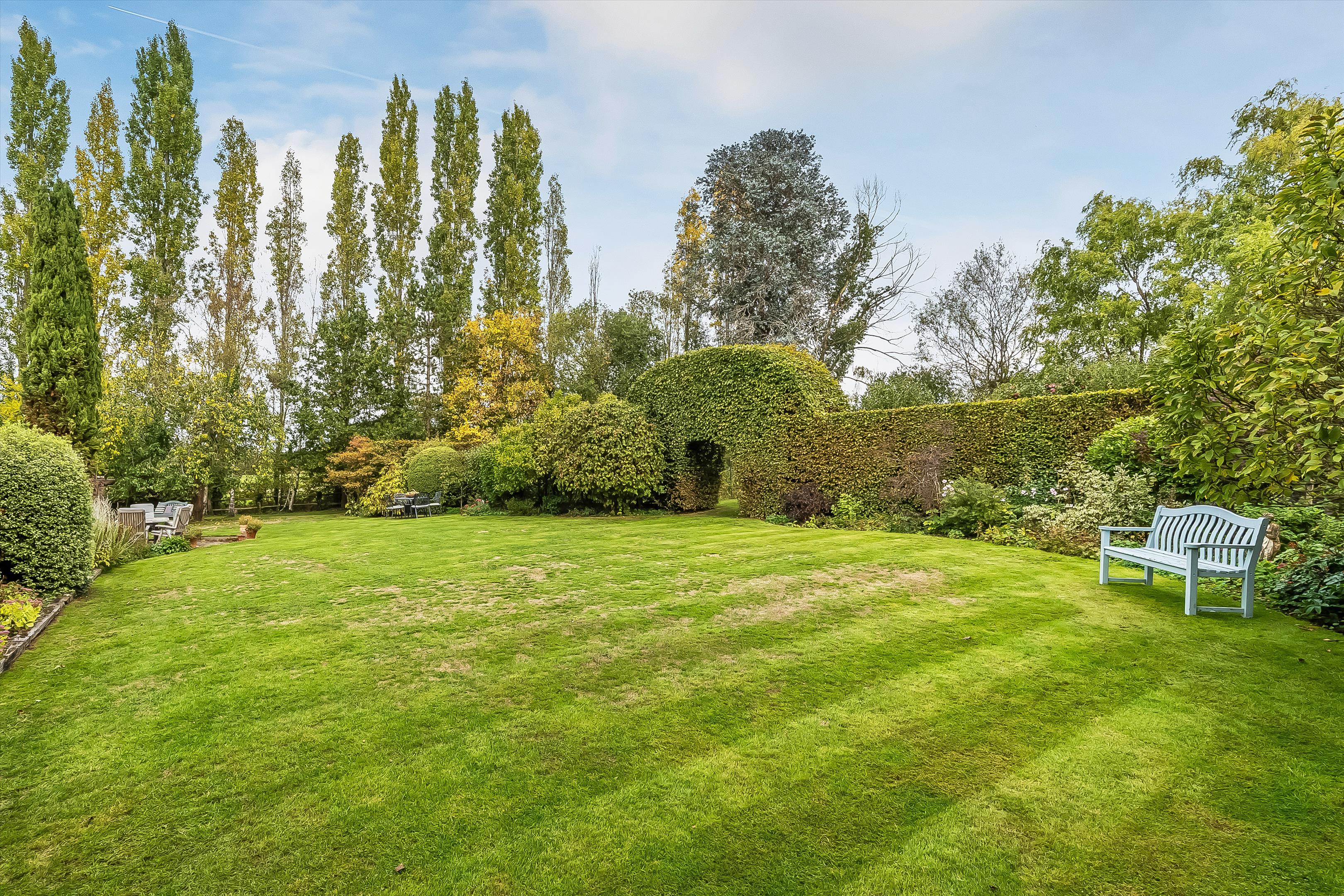 Ripley Lane, West Horsley, Surrey KT24 6JR