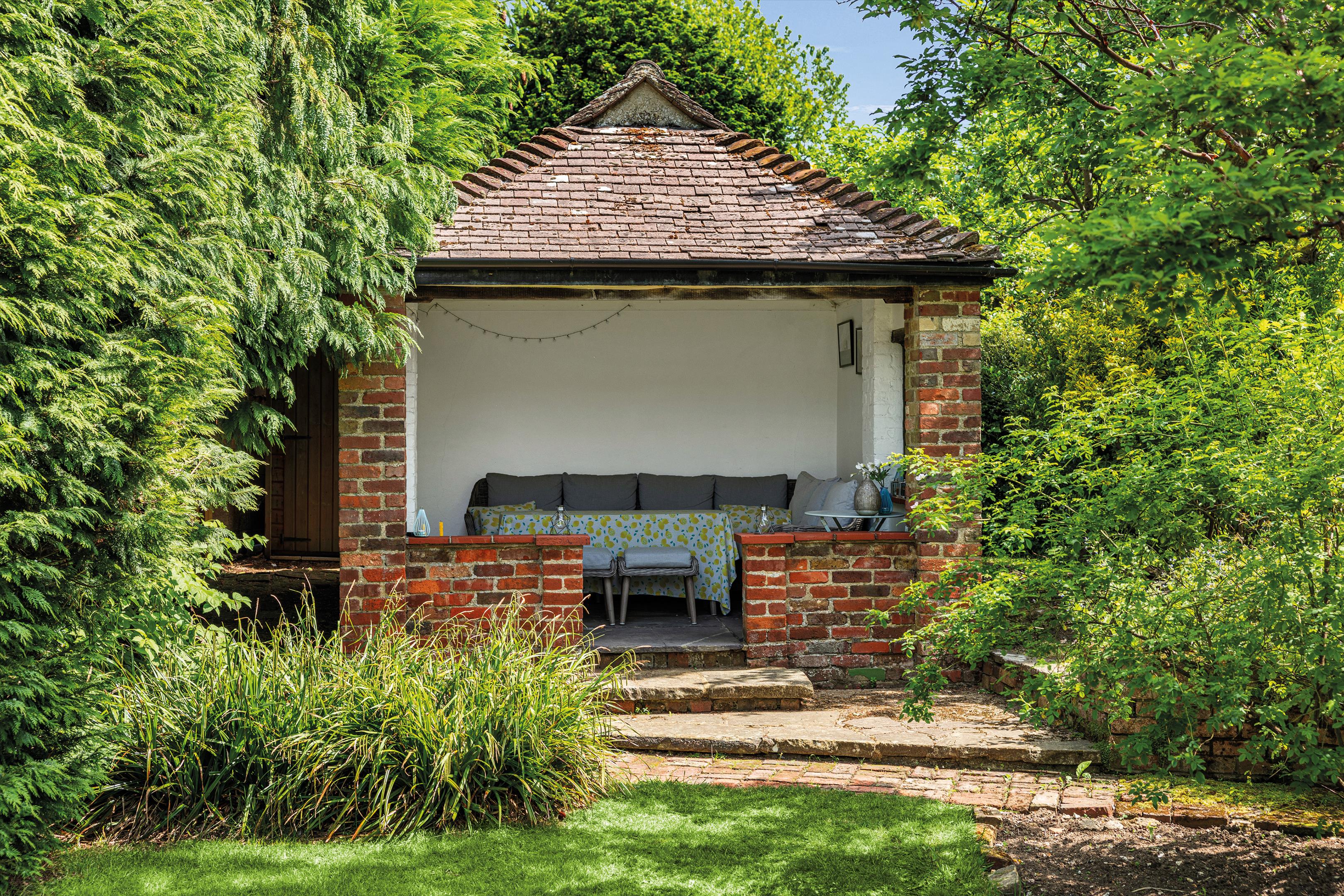 One Tree Hill Road, Guildford, Surrey, GU4.