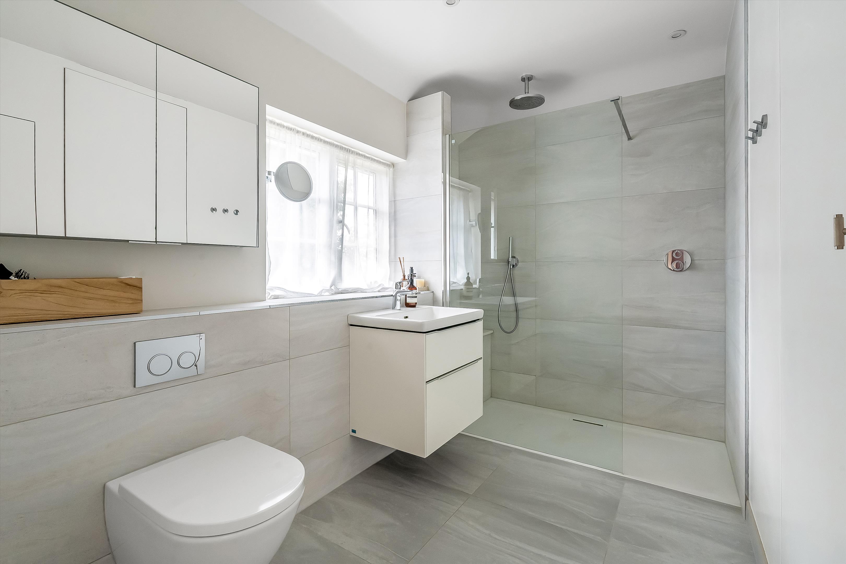 One Tree Hill Road, Guildford, Surrey, GU4.