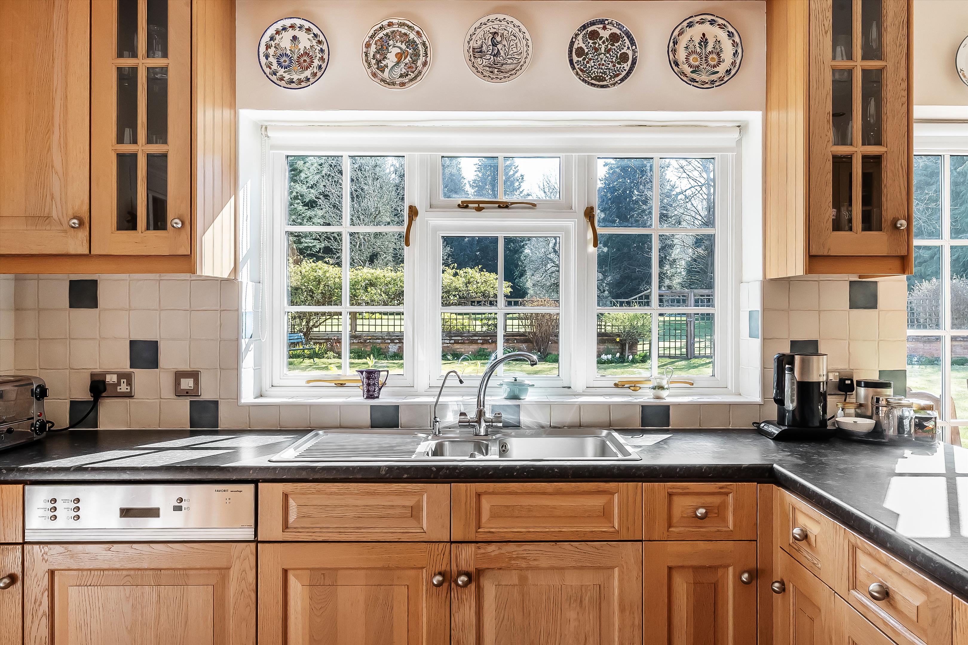 Summers Lane, Hurtmore, Godalming, Surrey, GU7 2RR